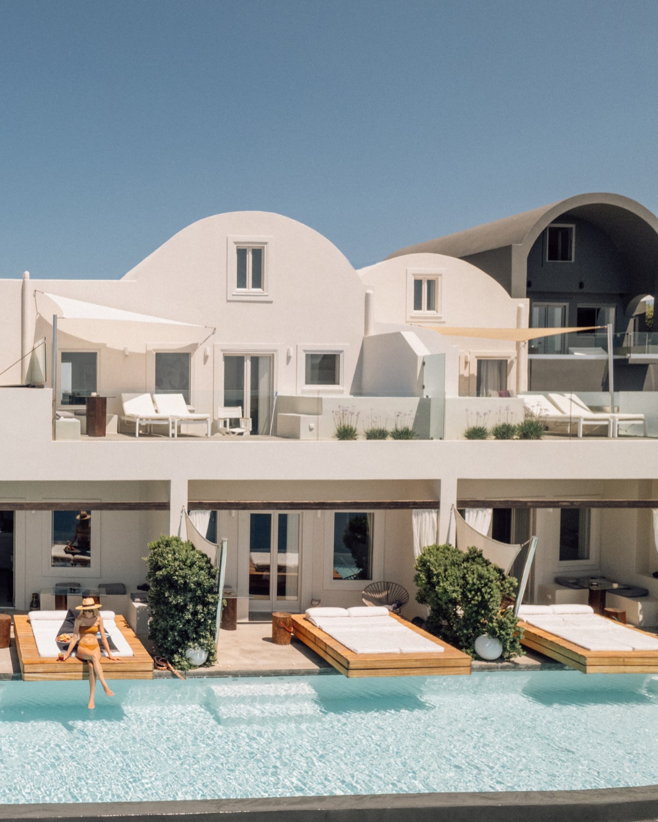 @westeastsuites , nestled in Imerovigli, blends Cycladic elegance with breathtaking caldera views, private plunge pools and refined hospitality. A destination where design, serenity and unforgettable sunsets come together.
✨Managed by KCollective.