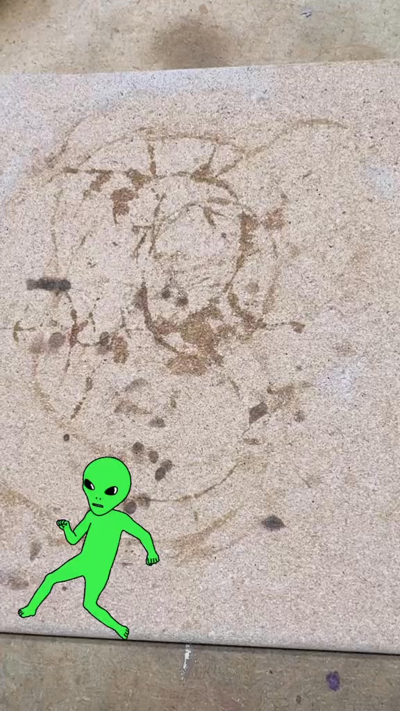 The truth is out there!
#stainedglass #sidequestcurios #ufo #xfiles #artist #love #alien #aliens