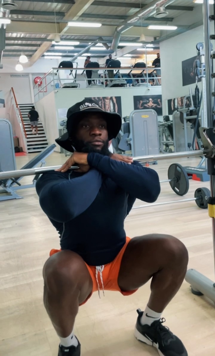 Perfect your front squat with guidance from our expert trainer.
Strong legs, solid core, better form — every rep counts!
Train smarter at Lifestyle Health & Fitness.
#FrontSquat #GymTips #WorkoutForm #LifestyleHealthAndFitness #TrainSmart #LegDay #FitnessZambia