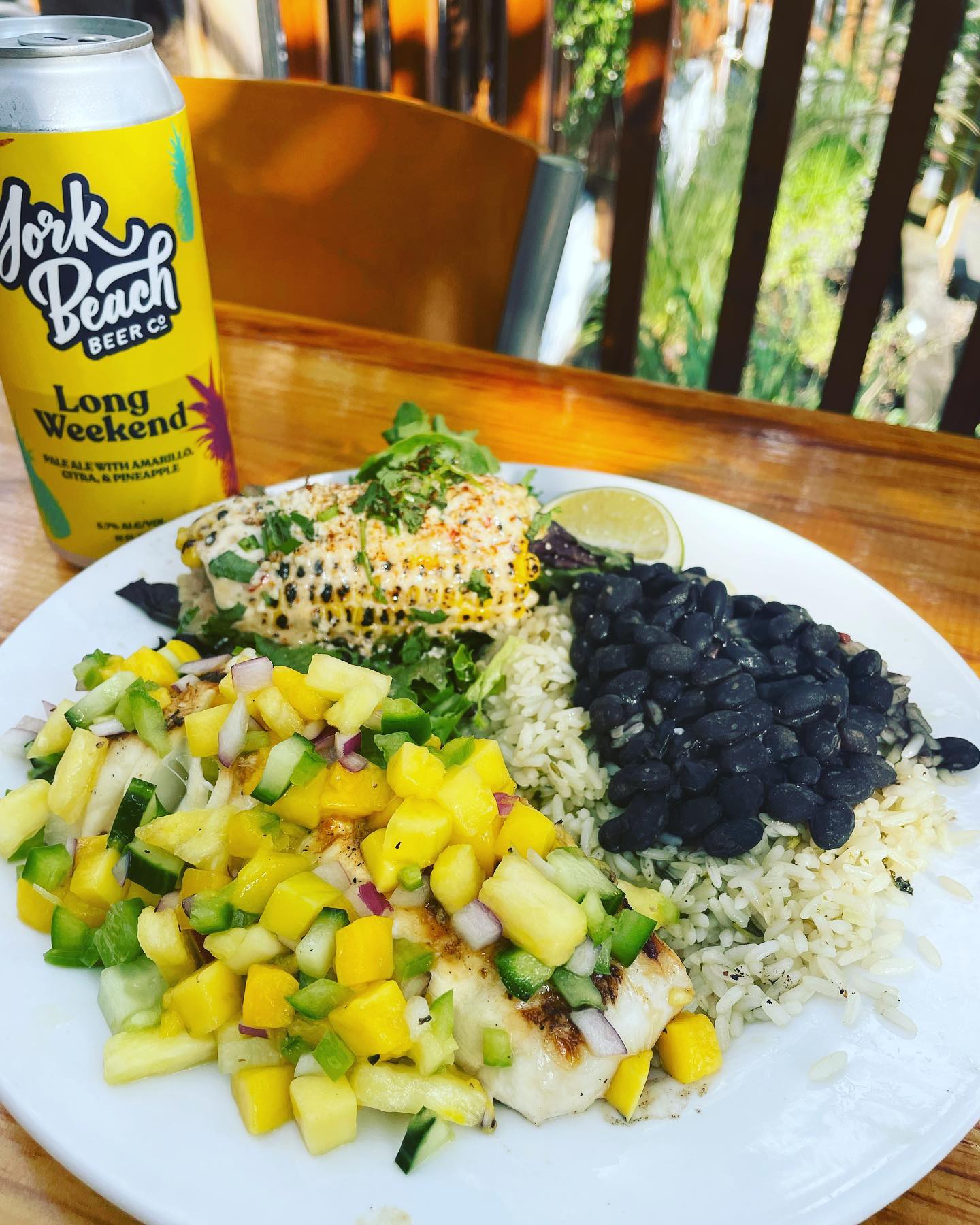 This weekends special. Fresh Baja marinated Halibut with a pineapple mango salsa. Choice of two sides $25
#hooksogt #happyhour #mainefood