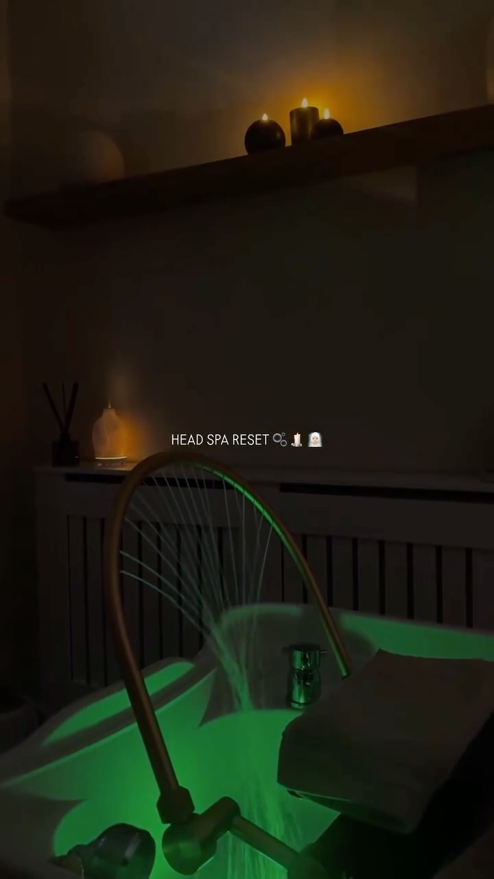 It’s all in the details ✨🫧🤍
Every part of our Head Spa experience has been thoroughly thought about with you in mind - Step in and leave all your problems behind.
Bookings can be made through Booksy 🤍
#headspa #headspanearme #headspaleeds #japaneseheadspa #salondecor