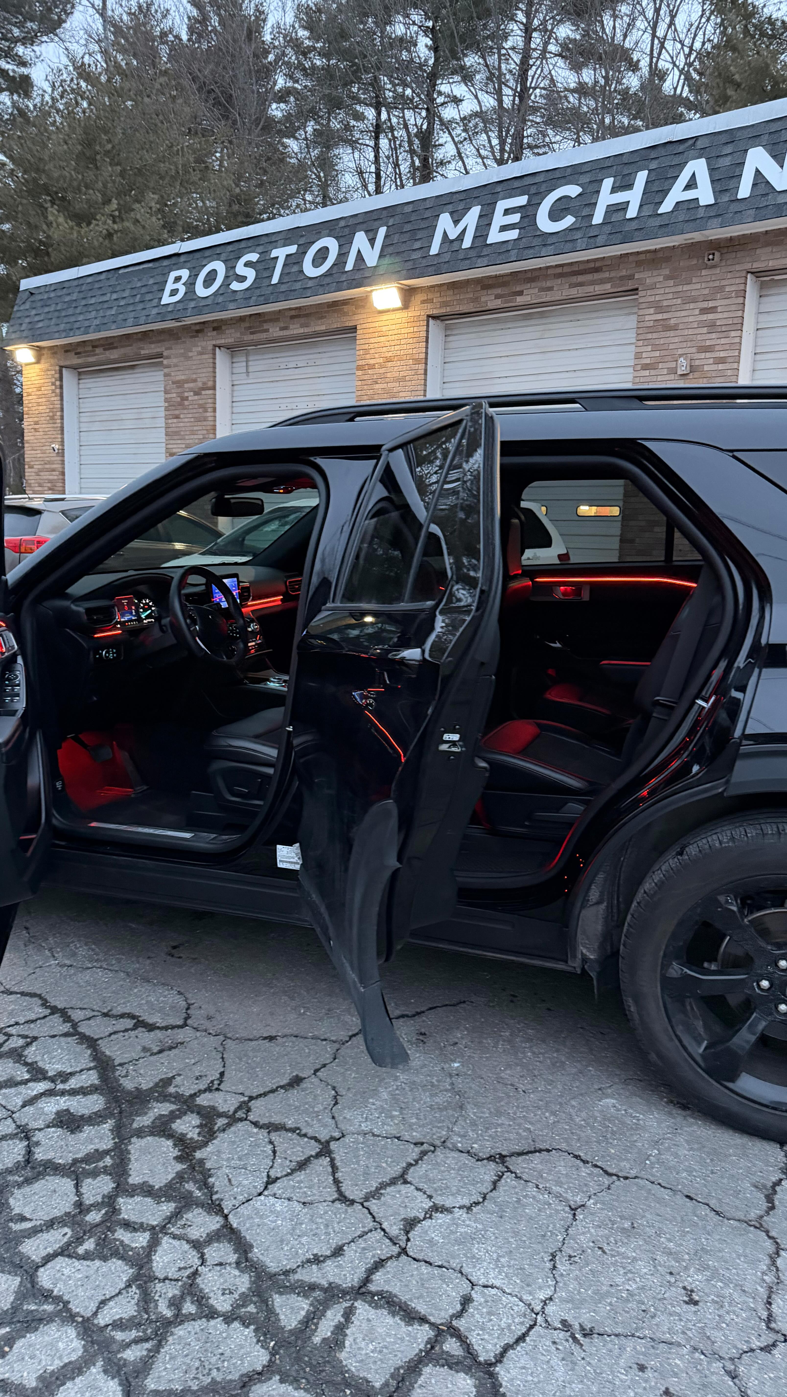 It’s just an Explorer…Until the lights come on 🔥
#bostonmechanics #ford #explorer #lights #upgrade