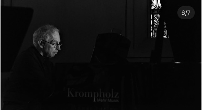 In Switzerland it’s always difficult to remember I’m actually here for a concert, not for vacation. Spectacular train ride to an even more spectacular concert with @hawijch_violinist at @sommetsmusicauxgstaad. Beautiful pictures by @mistersunset