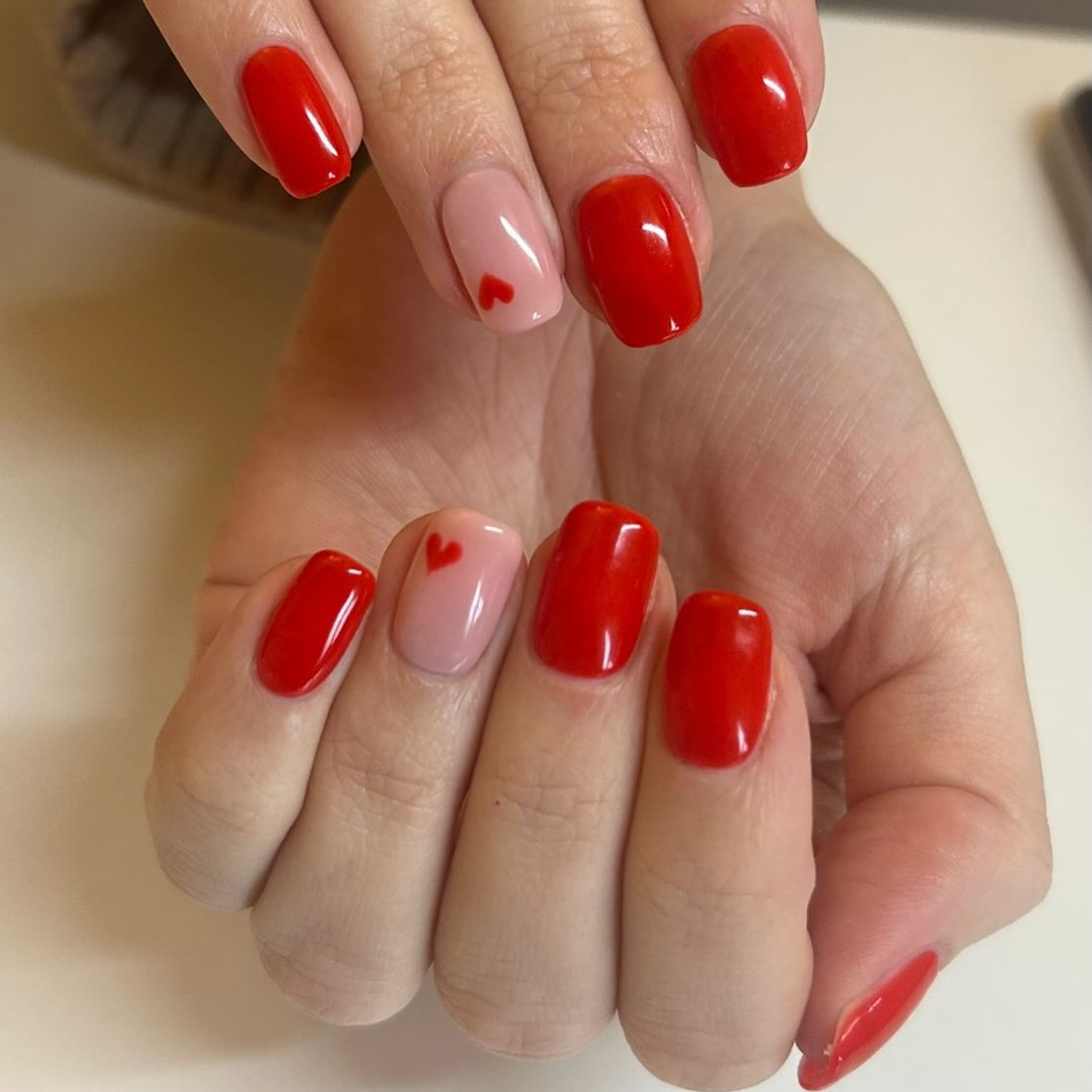 Only one week until Valentine’s Day 😍 Are your nails ready? This set is effortlessly chic and setting the ultimate Valentine mood.
Calgel colour/ Vogue 🫶🏻
❤️ Valentine approved ❤️
@izabellehammonuk