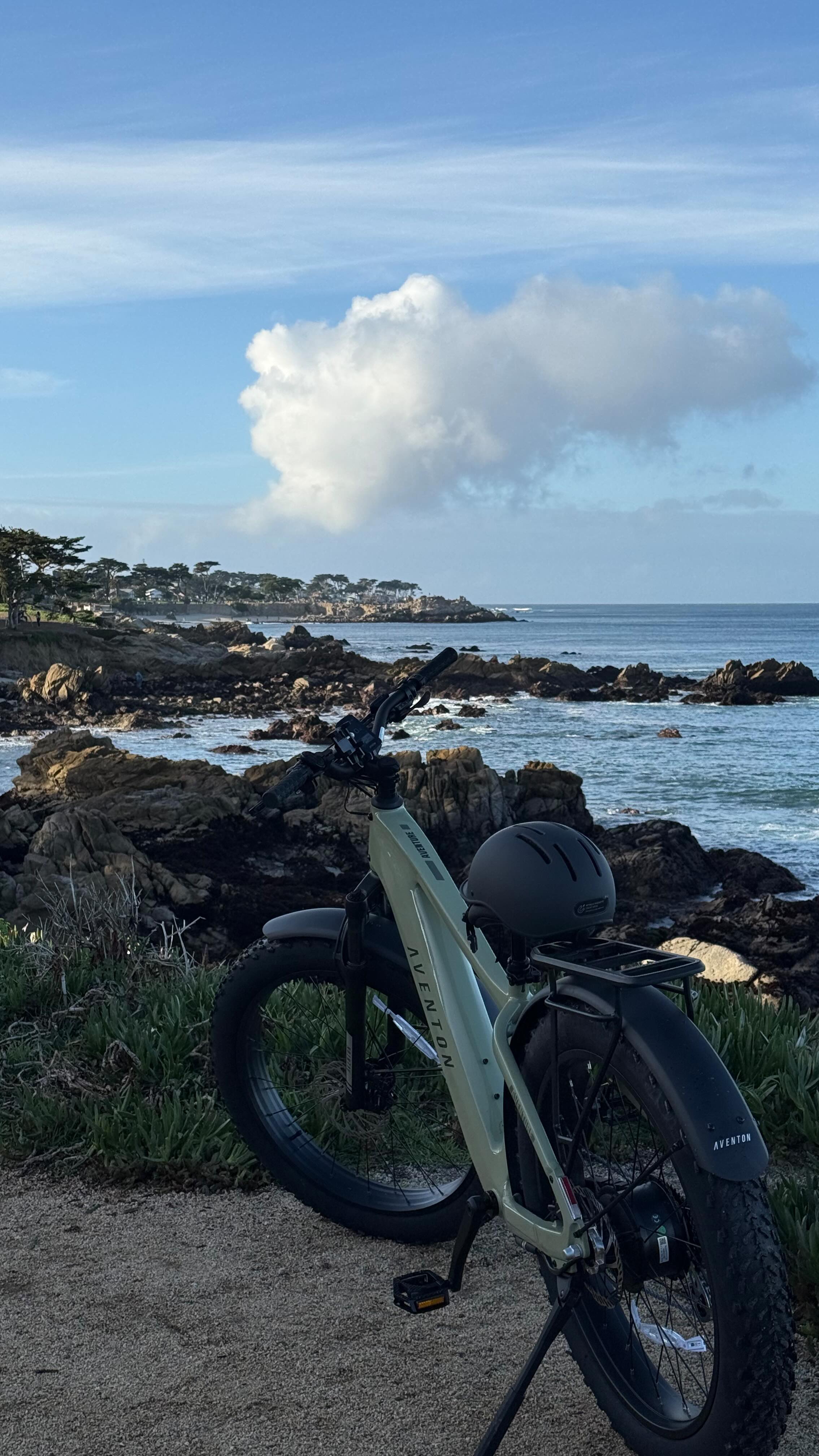 california dreamin 🌞🌊🚲✨
The adventures are endless on the @aventon Aventure 3! Back in my biking era and it feeels sooo good.
#aventon #ebike #electricbikes #bikeride #california