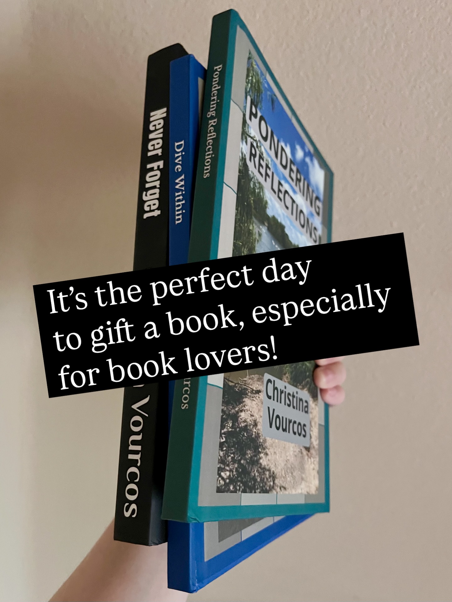 Did you know that today is International Book Giving Day? It’s time to celebrate this special holiday celebrated by book lovers all over the world. Let me know if you need a bit of help picking the right book(s). Mandando mucho cariño y amor! Feliz Día de la Amistad y Amor! 💚📚