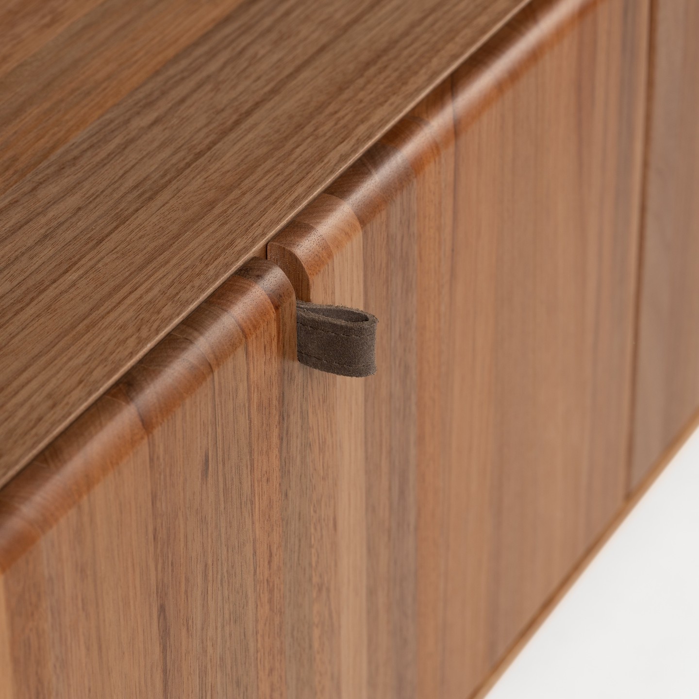 Detalhes do Rack Piano 😍
Design @ampezzanmaciel.design
Coleção Bossa Nova
De Lavie Decor