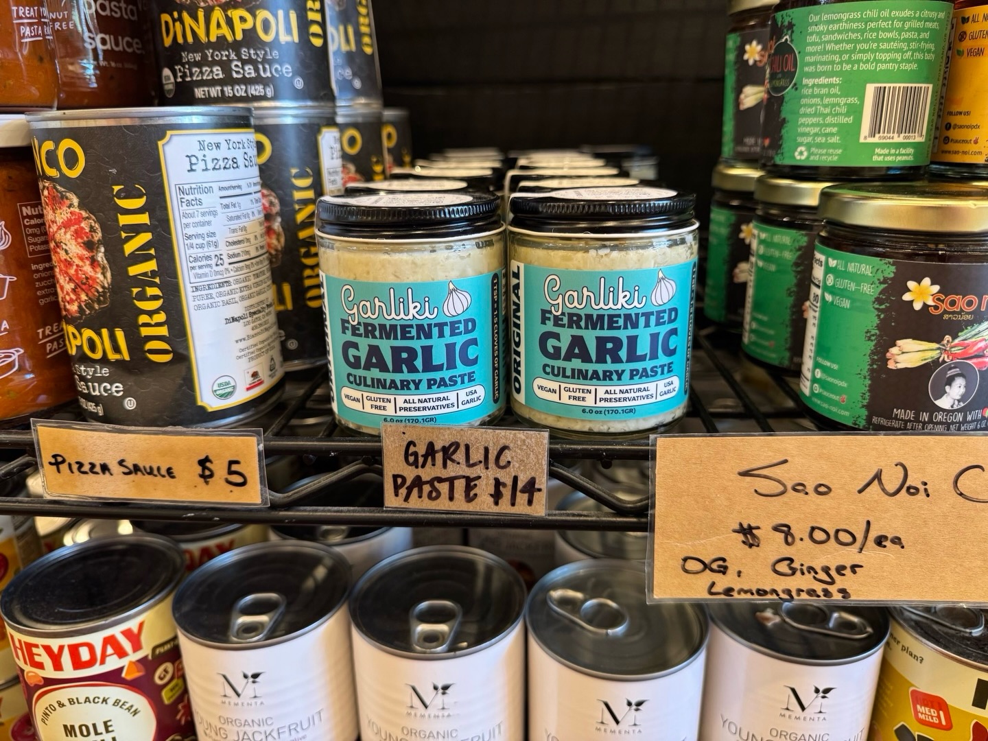 Our friends at @therealmrefillery are hosting us TOMORROW, Saturday February 7 from 12-4 for a lil’ @garlikipaste tasting demo.
Come say hey and snag some fermented garlic paste to elevate your Super Bowl snack endeavors