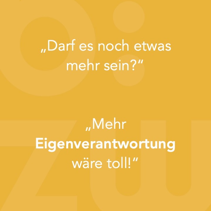 Wenn das so einfach wäre. Aber da hilft es nichts, der unangenehmen Wahrheit ins Gesicht zu blicken und sich die Fragen zu stellen:
Will ich Opfer meiner Geschichte sein oder aktiver Gestalter meiner Gegenwart?
Will ich meine Beziehung zu meinem Partner/ meiner Partnerin dem Recht-haben-wollen opfern oder mit ihm/ ihr in einem gleichwürdigen und liebevollen Miteinander bleiben?
„Aber ständig machst du …“
„Immer wirst du gleich …“
„Du bist Schuld, dass ich …“
„Nur wegen dir kann ich jetzt nicht …“
Wenn dir diese Satzanfänge aus dem Mund rutschen (oder du sie denkst, aber Rückzug statt Aussprache wählst), wirst du gerade tendenziell in einem Muster der Schuldzuweisung und Abwehr stecken. Du bist gerade dabei, den Konflikt deinem Gegenüber in die Schuhe zu schieben und jegliche Verantwortung abzugeben. Dieses Muster macht Beziehung nicht möglich und bringt dich in eine lähmende Situation, du machst dich damit selbst zum Opfer. Klingt hart? Ja. Genau.
Beschissen, das zu hören.
Ganz besonders für Männer!
Die gute Nachricht: du kannst das ändern!
Übernimm Eigenverantwortung für deine Gefühle, denn sie entstehen IMMER IN DIR und damit hast auch nur DU SELBST die Verantwortung mit ihnen ‚klar zu kommen‘. ‚Gut damit klarkommen’ bedeutet nicht, sie zu unterdrücken oder zu ignorieren. Aber genauso wenig, sie ungefiltert und unbedacht jedem, besonders deinem Partner/ deiner Partnerin oder deinen Kindern, vor die Füße zu knallen. Lerne dich und deine Geschichte kennen. Erfahre, wie sich deine frühen Erfahrungen auf deine Beziehungsweise und emotionalen Impulse auswirkt. Und vor allem: erkenne an, dass es verschiedene Wahrheiten gibt und das Verhalten deines Gegenübers einen Teil IN DIR ankickt, der aufgrund deiner Geschichte und Erfahrungen in der Vergangenheit, zur starken Gefühlen und dadurch zu Flucht, Kampf oder Erstarren führt.
Was möchtest du sein? Opfer oder Gestalter?
In welchen Situationen fällt es dir schwer, die Verantwortung für deinen Ärger nicht deinem Partner/ deiner Partnerin in die Schuhe zu schieben? Hinterlasse gerne einen Kommentar.