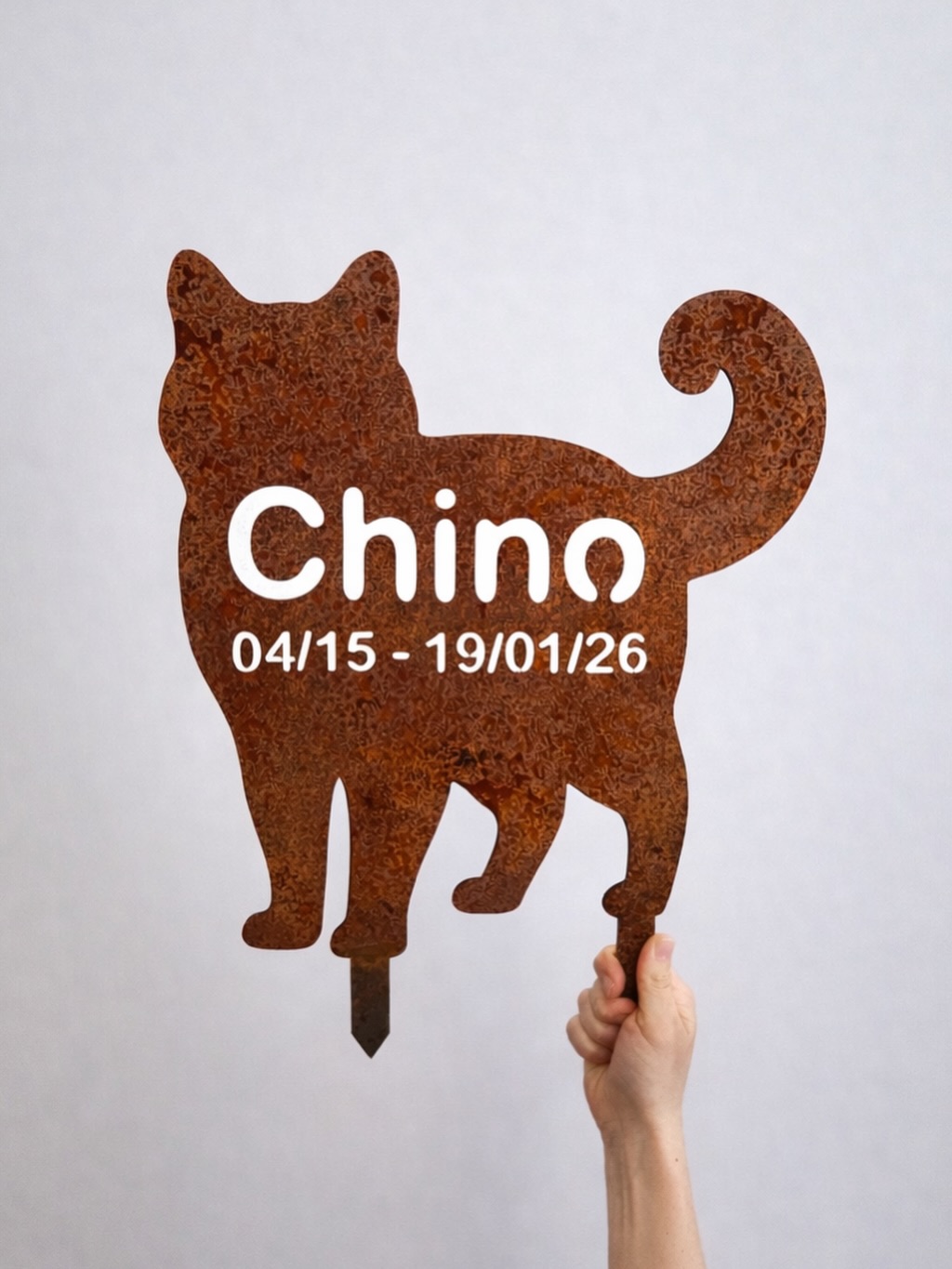 Gifting a silhouette pet memorial 🐾
This design started with a simple question... What do you give when someone you love loses a pet?
Grief is personal, and not everyone wants something detailed or heavy. Sometimes a quieter gesture says more. The design is intentionally restrained, allowing the meaning to sit comfortably without needing explanation.
Created as a gentle way to show you’re thinking of someone, each silhouette is personalised to honour their pet in a way that feels considered, not overwhelming ❤️