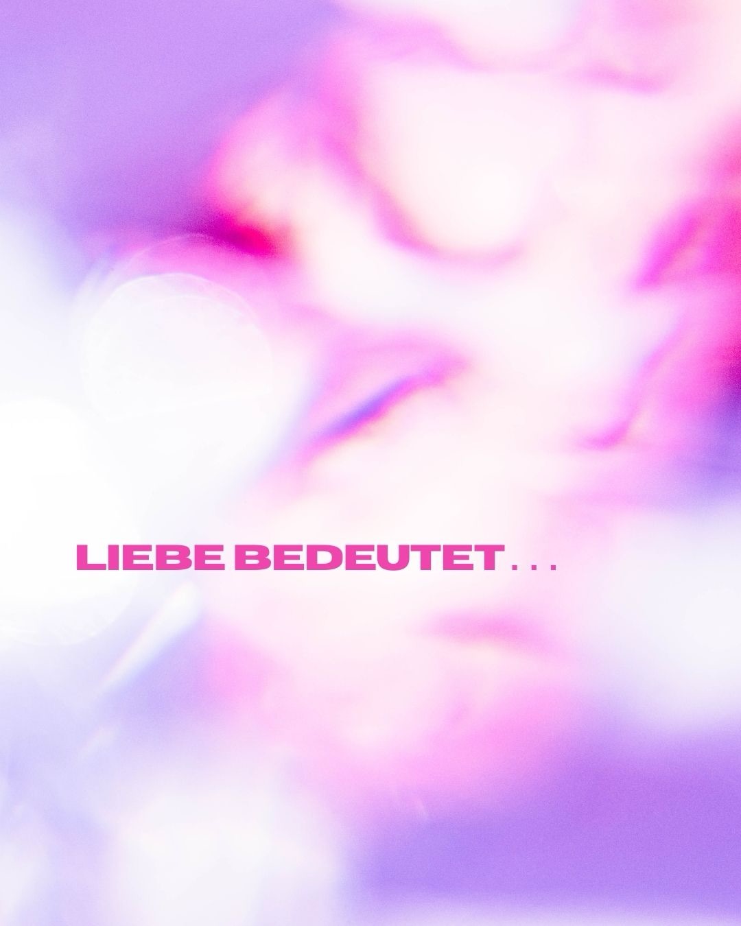 Was ist Liebe? Was bedeutet Liebe? Diese Frage stelle ich mir schon so oft. Jetzt gerade in diesem Moment eine freie Definition die mich sehr anspricht. Aber ich denke dieses Gefühl kann sich ständig weiter entwickeln, und womöglich gibt es Tausende Formen von Liebe. Das hier sind reine Gedanken und ich würde mich freuen wenn du mir deine Definition von Liebe hier lässt vielleicht hilft uns das das die Liebe etwas besser zu verstehen.