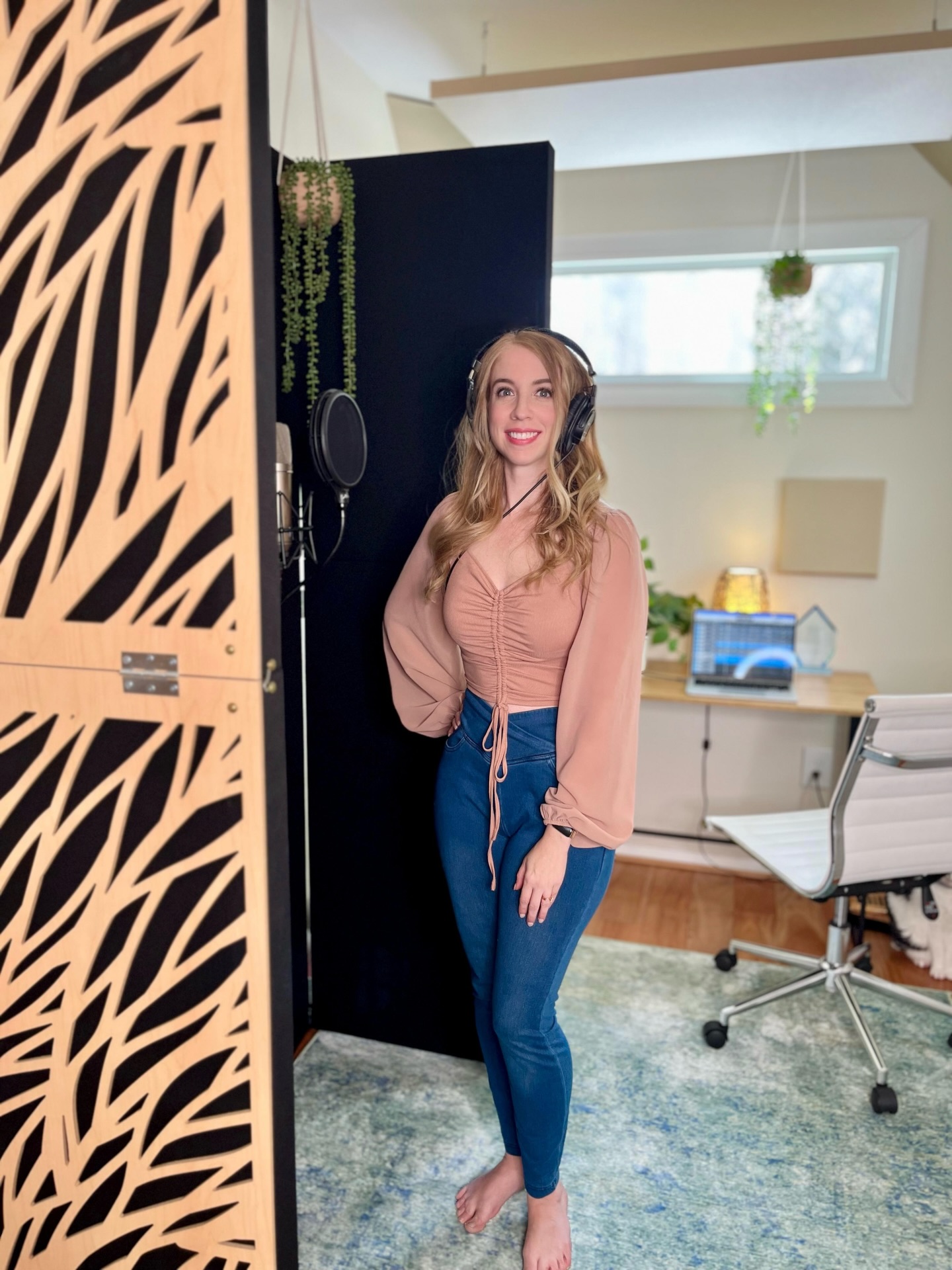 Ah, the recording room… Truly my zen space. No matter how chaotic life gets with two rambunctious kids, a week straight of school closures (due to snow ❄️), a couple’a’ senior cats with health issues, and other unexpected surprises demanding my attention… I can close my soundproof door, take some deep breaths, and focus on singing on some wonderful projects.
Today, I’m continuing recording solo vocals for a AAA game soundtrack for one of my favorite collaborators, @tomsalta ! 🗣️🎙️🎮 Such a privilege to experience, and take part in, inspiring music like this. 🥰
Wishing everyone their own zen moments today and onward. 🫶
#GameMusic #GameAudio #VGM #Vocalist #RecordingStudio