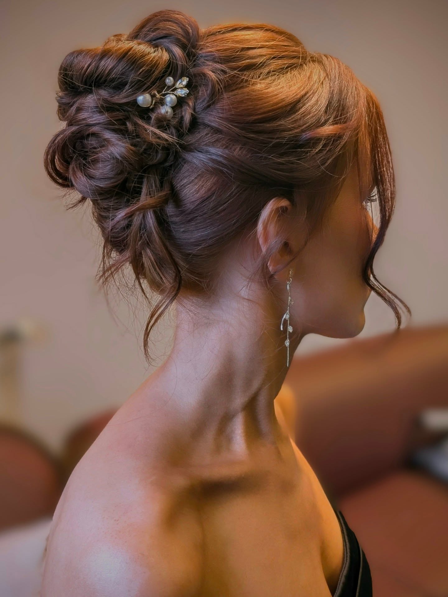 It looks like the textured vertical bun is going to be a popular one this year! And I am definitely not mad about that!
There's something so special about these soft, romantic looks that make everyone feel absolutely beautiful on the big day. The way the texture catches the light, how it frames the face perfectly, and that elegant height - it just works for so many different wedding vibes.
Every time I get asked to do this style, I fall in love with it all over again. I seriously can't wait to create more of these for my upcoming bridal parties!
#BridalHair #WeddingHair #BridalUpdo #TexturedBun #VerticalBun