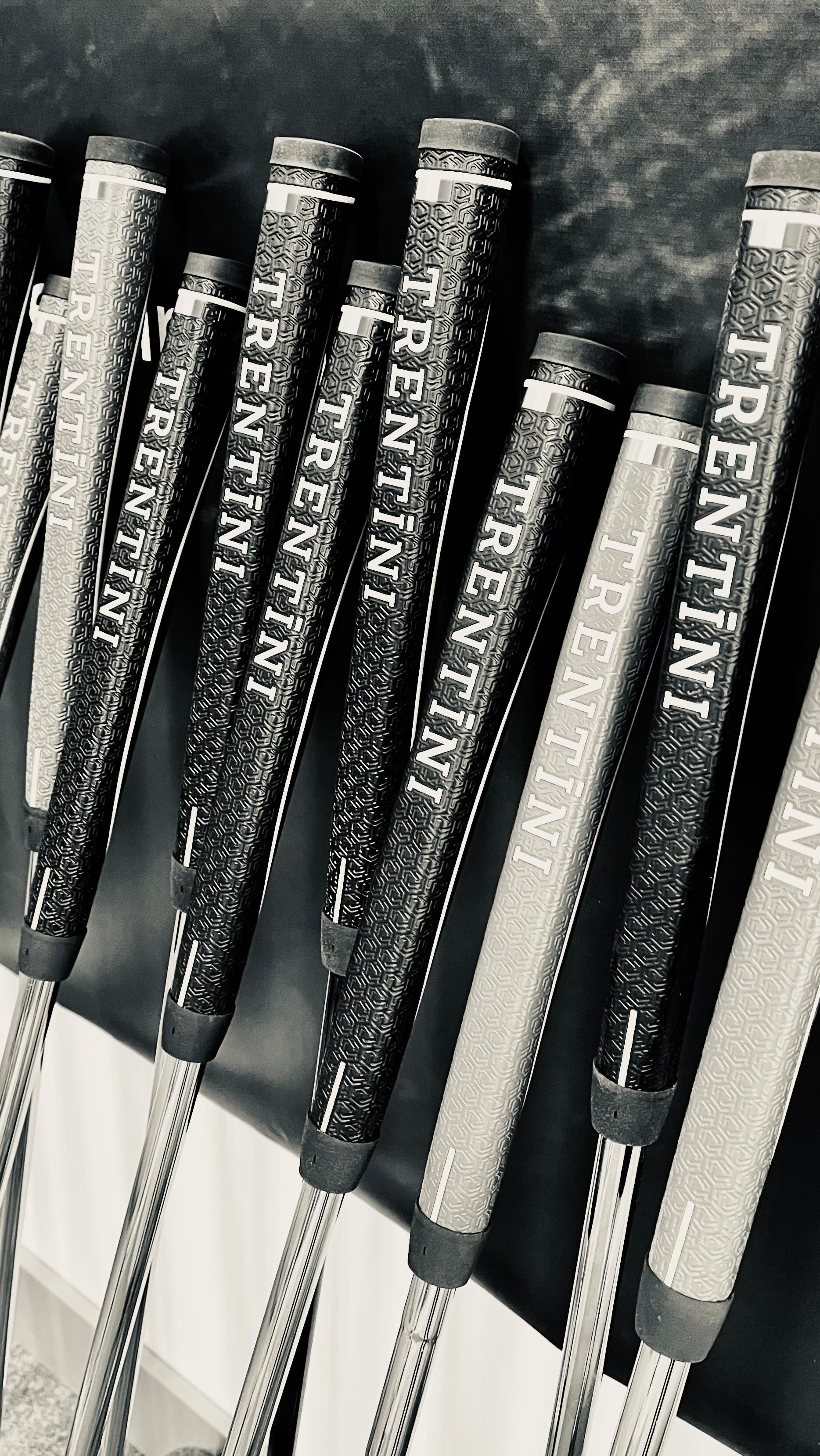 Such a nice atmosphere at @fespo.ch with @hardwood_putters in @italia_golf_and_more stand! #messe #golfmesse #golfexhibition #golfing #golffair