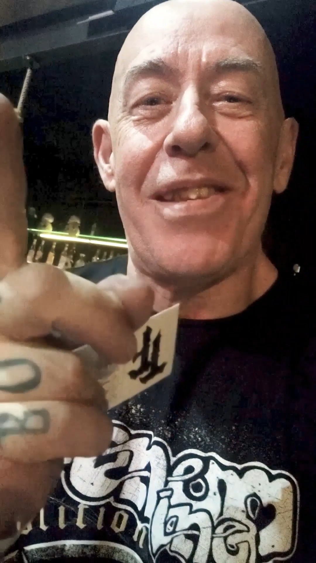 Com vocês, ninguém menos que @therealtonydolan , vocalista do @venom_inc !
Antes mesmo da passagem de som, ele chegou ao nosso stand e ficou tão impressionado com as camisetas da Tio Fill que fizemos para o Venom Inc, que logo garantiu a dele!
Obrigado, Tony, por trazer a São Paulo esse show tão brutal no Dark Dimensions Fest!
Vista atitude. Estampe com a Tio Fill!
__
EN. Ladies and gentlemen, with you, none other than Tony Dolan, vocalist of Venom Inc.
Even before soundcheck, he stopped by our stand and was so impressed with the Venom Inc shirts we produced at Tio Fill that he immediately grabbed his own!
Thank you, Tony, for bringing such a brutal show to São Paulo at Dark Dimensions Fest!
Wear attitude. Print with Tio Fill!