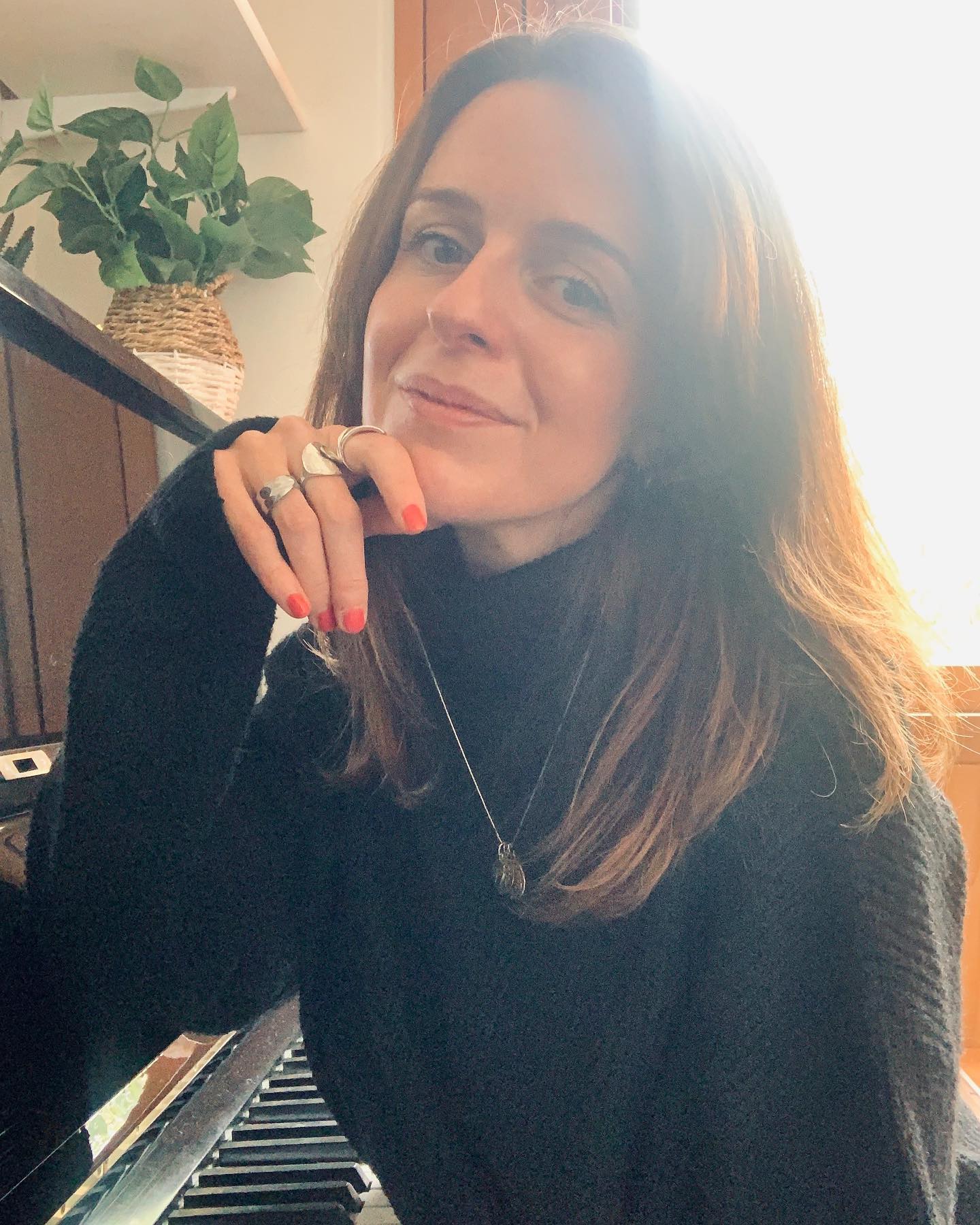 Piano and plant #musicians #pianotime #practice #makingmusic #playingmusic #relaxationmusic #cinematic #plants #chilloutmusic #piano #uprightpiano