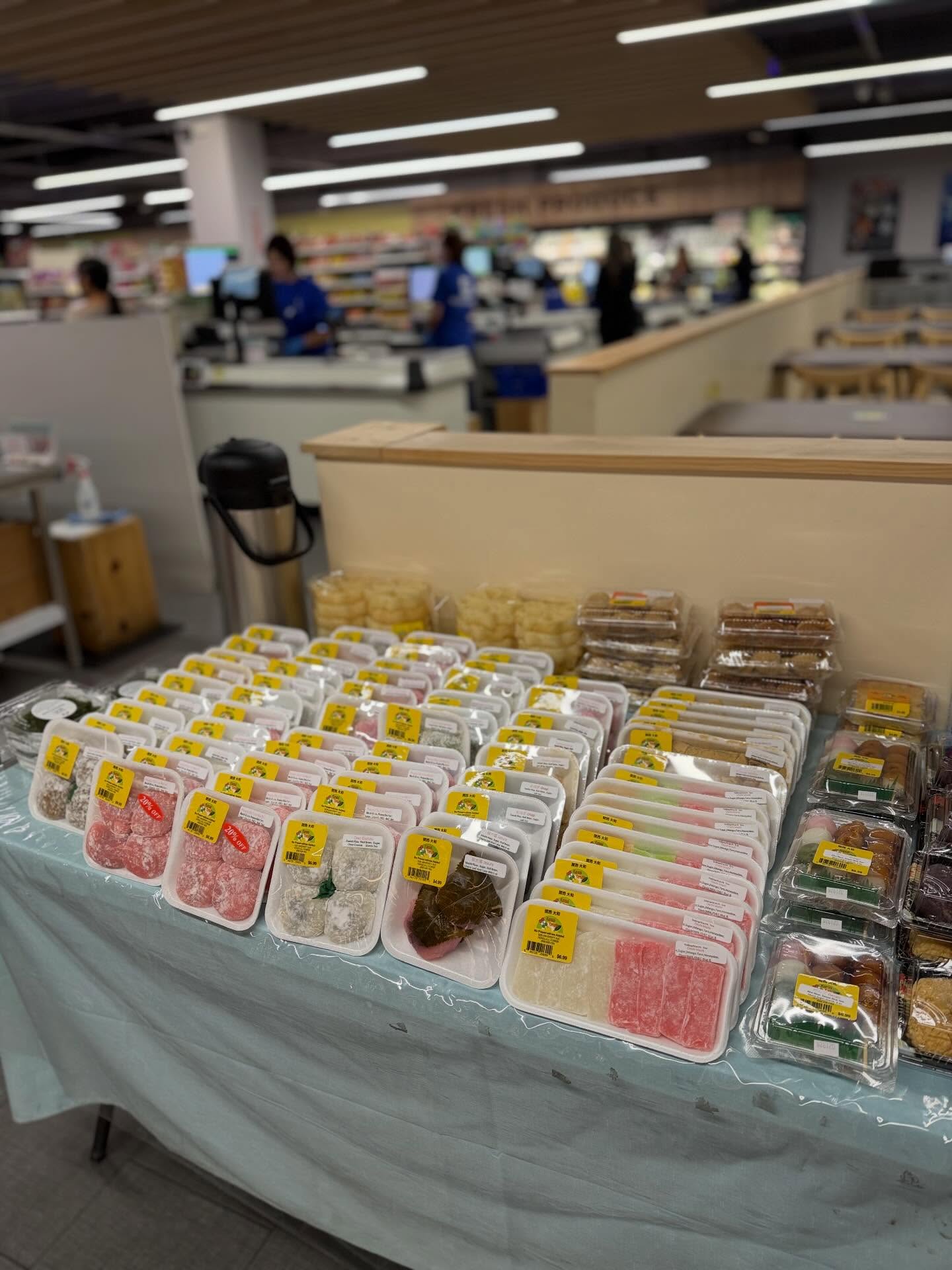 Nijiya Alamoana
📍Address KansaiYamato cafe
1035 University Ave Honolulu HI 96826
Business hours 7 days 8:00-16:00
😉You can find our mochi here 👇👇
📍:shop (kansai Yamato) Times kahala
📍:shop(kansai Yamato ) Times Beretania
📍:shop(kansai Yamato) Times Aiea
📣Delivery to Don Quijote , Times, Marukai, Sam’s club, CVS, Nijiya, Palama, Tokyocentralhawaii, DonDonDonki
🛵 Order Kansai Yamato
⭐️Uber Eats
⭐️Grab
⭐️DoorDash
🌸🌸🌸for order ❤️🌸🌸
📌email: email@kansaiyamato.com
☎️ :8088381355
IG : kansaiyamato.hawaii
FB : KansaiYamato Corporation
🚁 We share a parking lot with Nijiya 1 hours for free
🤙🤙Thank you so much for all support ❤️
:
:
:
:
#hawaii #waikiki #honolulu #yummy #dessert mochi waikiki supportlocal japanesefood hawaiilife hawaiianfood