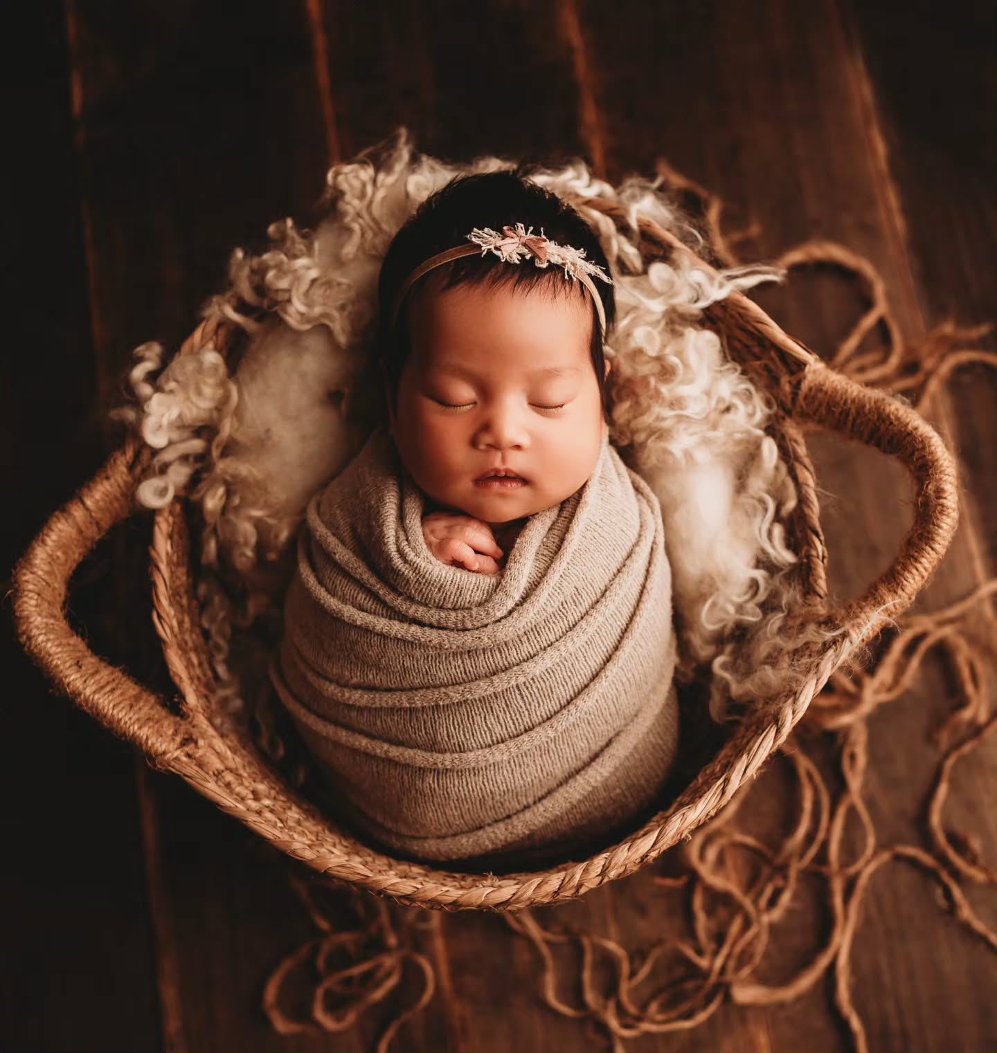 There is nothing quite like those first weeks —
when the world slows down and everything feels soft and new.
Photographing these tiny beginnings will forever be one of my greatest honours 🤍
Bookings up to September now open.
www.jessannephotography.com.au
#sydneybabyphotographer #sydneynewbornphotographer #newbornphotography #babyphotography