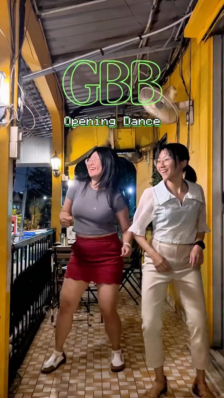 We learned this dance in 5 mins… please pardon the lack of ‘cool’ aesthetic, the Lindy Hopper in me gets too excited 😆
Surprise! We’re going to Shenzhen for GBB 🇨🇳
Our first international blues festival! 💙
Preparing for this trip with @zhainatyun and @zoeycys is unlike anything I’ve done before. The deeper we dive into Blues, the more my eyes are open to the richness of this dance form. Lowkey freaking out that I signed up for Newcomer M&M…… but as they say, YOLO. ㅤᵕ̈
Grateful to our local @bluesdancingkl crew for cheering us on.
See you soon, #GBB2026!
💙 @groovethe.bluesy.bay 💙
💃: Opening Dance choreo by @mia.du924
🎵: I Got Sumpin’ For You - Buddy Guy
#GroovetheBluesyBay #babysfirstblues