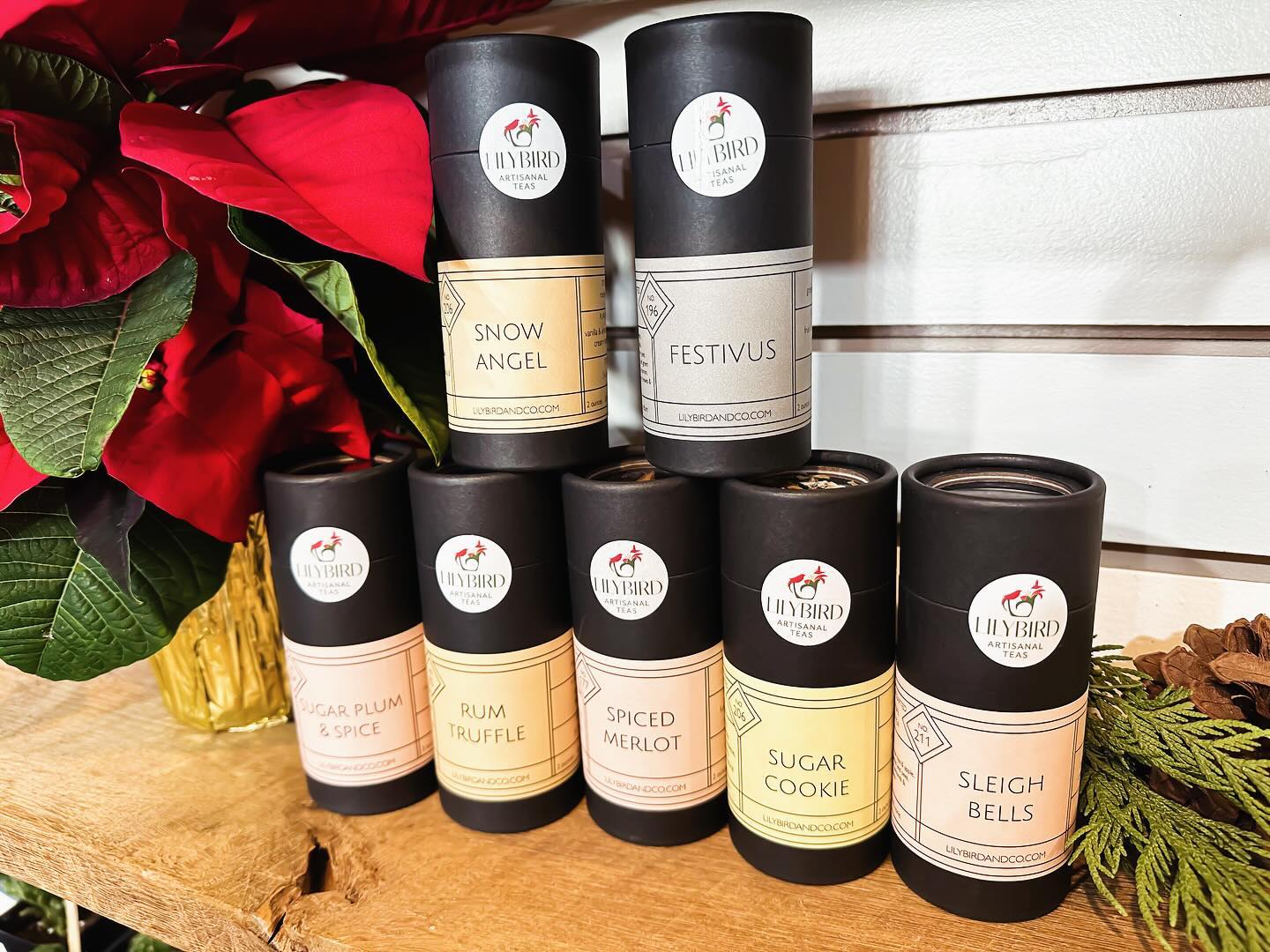 We are open today until 3! All remaining Holiday teas are 20% starting today! 🎁