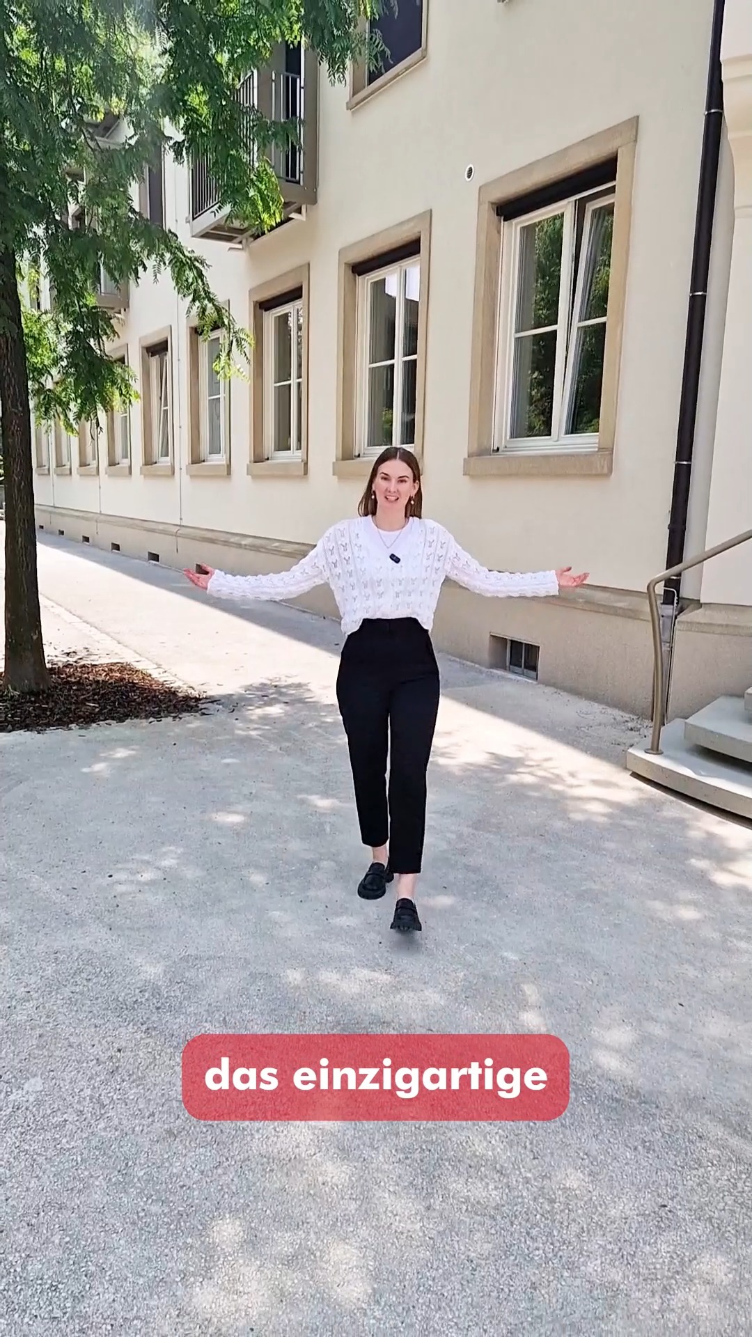 🌟 Mitten in Dornbirn. Mitten im Leben. ✨🏡
34 traumhafte Mietwohnungen – für alle, die Stadtleben & Gemütlichkeit lieben.
Ob du nach einem charmanten Single-Apartment suchst oder dich für eine großzügige, doppelstöckige Familienwohnung mit traumhafter Dachterrasse entscheidest – hier findest du dein perfektes Zuhause. Es erwarten dich lichtdurchflutete Räume, stilvolle Designs und eine perfekte Lage, die dir das Leben in Dornbirn so angenehm wie nie zuvor machen werden. Jetzt entdecken & verlieben 🏡💫 !
Melde dich für einen unverbindlichen Besichtigungstermin!!!
Alexandra Gunz 📞 +43 664 3428973 📧alexandra.gunz@bb-immobilien.at
🌎 https://www.bb-immobilien.at/fruehlingsstrasse
#stadtwohnung #dornbirn #Immobilie #immobilienmakler #immobilienvorarlberg #rheintal #realestate #vorarlberg #mietwohnung #NewHome