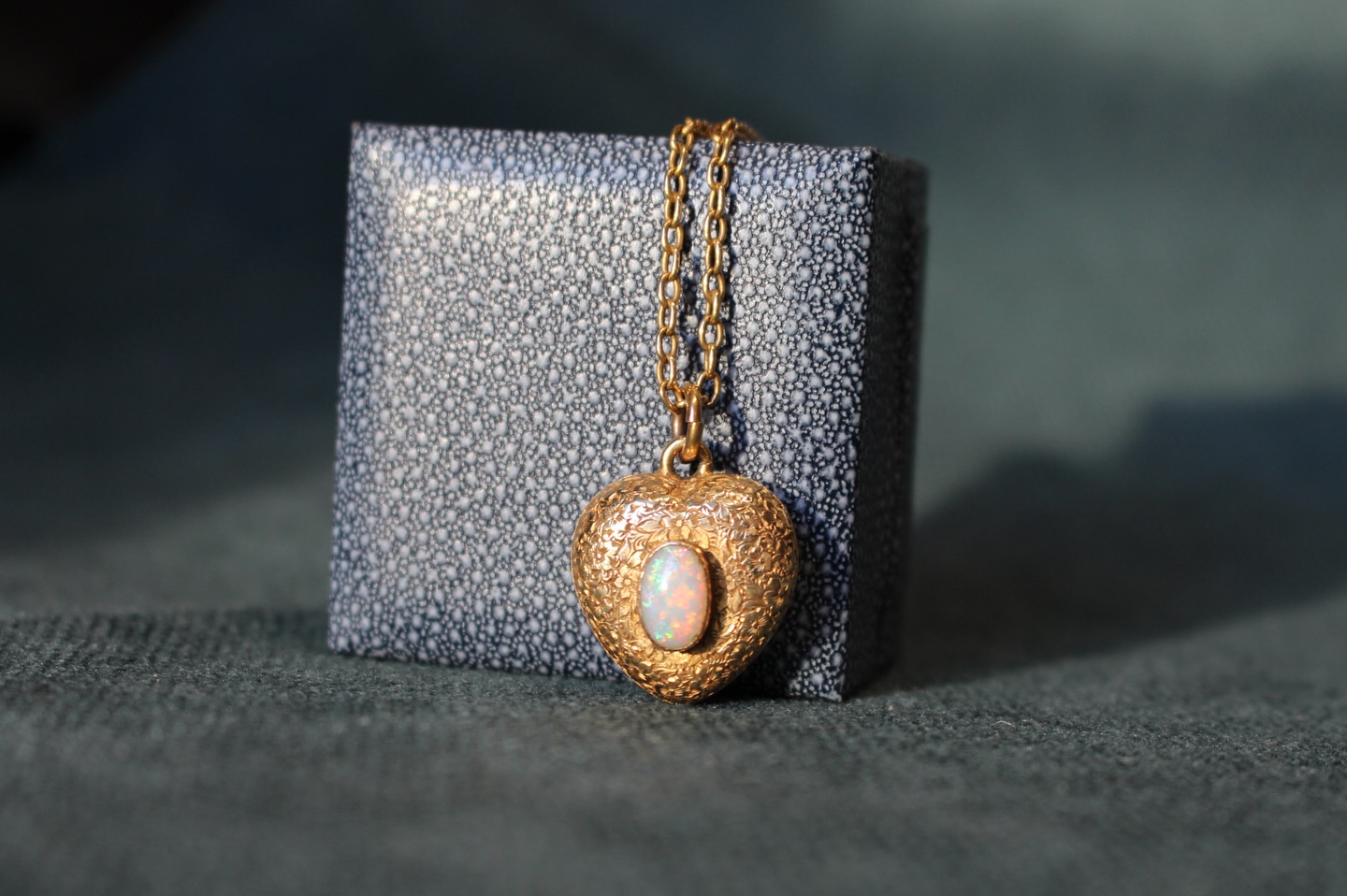 In our latest edit we are talking a closer look at two of our current favourite pieces. Exploring them in a little more detail
Starting with this incredibly elegant and wearable Victorian opal heart shaped locket
Era: Victorian, 1837 - 1901
Measurements: Pendant 2cm (3/4”) in length, 2cm (3/4”) at widest point.
Opal weight estimated 0.80 carats.
Chain 39cm (15.5”) in length
Hallmarks: no assay marks - tests as 15ct gold
To never miss an edit sign up to our occasional newsletter by clicking the link on our website
🔗In bio
