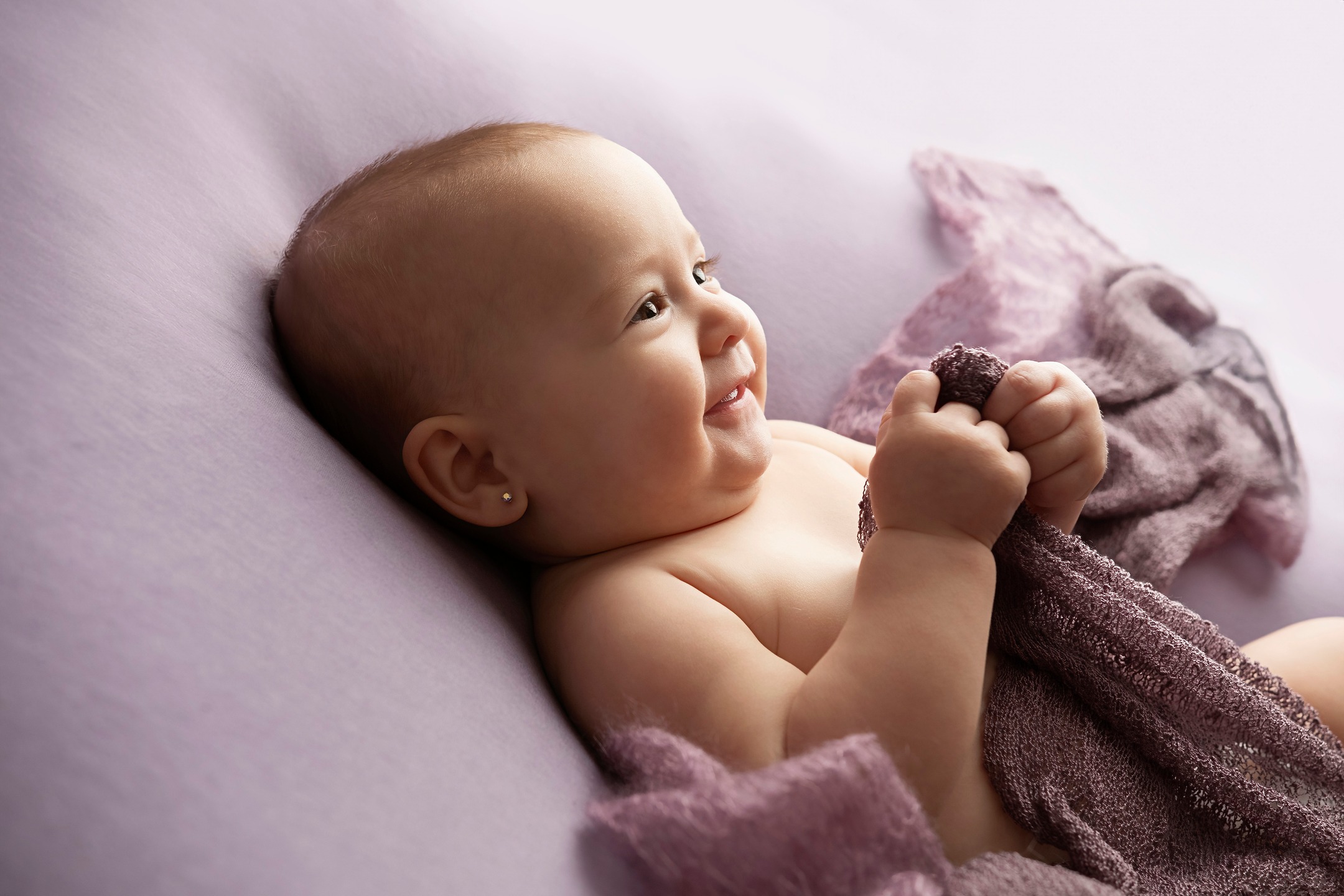 Those beautiful in-between months 💜
Older baby sessions (around 2–6 months) are such a dreamy stage to capture. Your little one is starting to show their personality, those first gummy smiles are appearing, they’re discovering their hands and toes… and everything is just full of expression and wonder.
This is the stage where:
✨ Smiles are more frequent
✨ Eye contact is strong and engaging
✨ Tummy time moments are super sweet
✨ Those chubby rolls are at their peak
While we absolutely focus on your baby and all their gorgeous little details, these sessions are also centred around family. Capturing cuddles with mummy, proud moments with daddy, and the beautiful connection you’re building together is just as important. It’s about documenting this season for all of you, not just your little one.
If the newborn stage passed in a blur, this is your perfect opportunity to pause time and hold onto this chapter!
Message me to book your older baby session at my Aldershot studio.
🌿 My Little Smiler sessions are a perfect opportunity to capture your little one's developing personality. Around the 2 month mark, your baby will have more awake time and will be much more aware of his or her surroundings - I love capturing those wide-eyed expressions, gummy smiles and cheeky grins!
✨ Please get in touch as early as possible to secure your space in my diary.
😊 Little Smiler Sessions • From 8 weeks until baby is a confident sitter ✨
📸 Maternity • Newborn • Baby • Cake Smash
For enquiries please visit www.starspeckled.com
💌 starspeckledphotography@gmail.com
📍 Aldershot, Hampshire
#littlesmiler
#babyphotoshoot
#babyphotographysurrey
#babyphotographyhampshire
#starspeckledheartsphotography