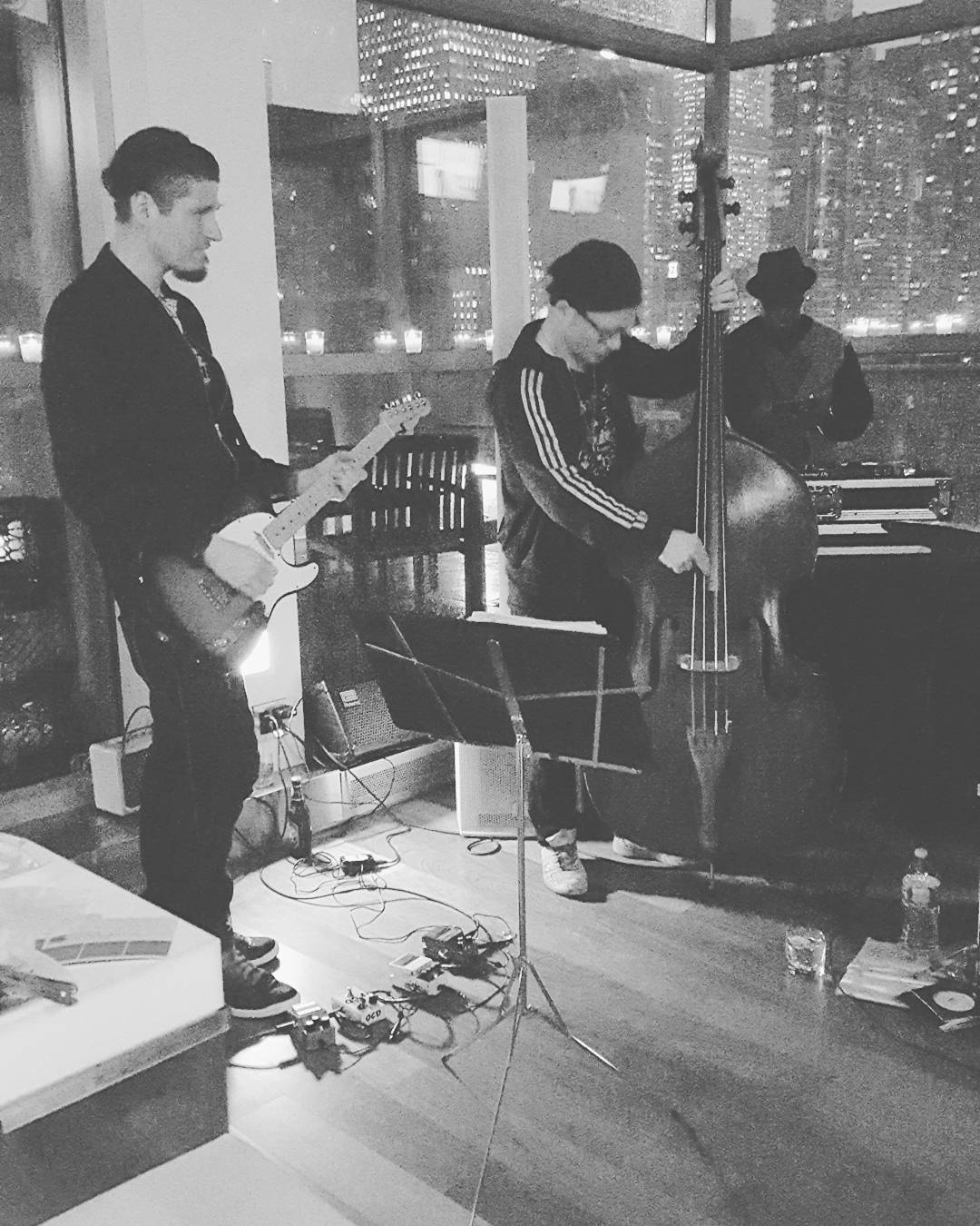 See everybody TONIGHT at GRAND CENTRAL TERMINAL!!! BELLATONIC will be playing from 6-8 downstairs by the restaurants. Theres NO COVER to come say hello! :) <3 BELLATONIC