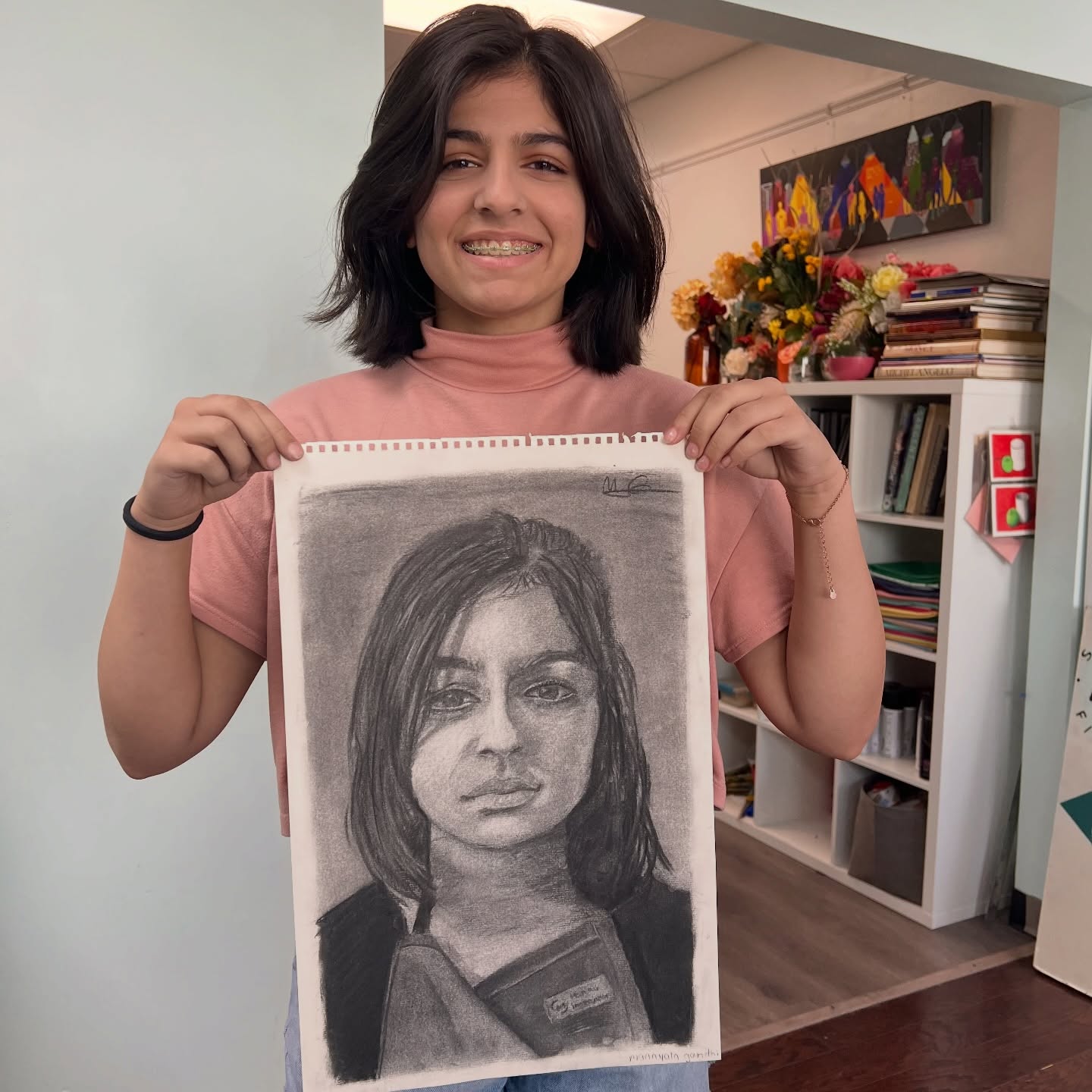 Come learn the basics of portrait drawing in charcoal with us this summer! We have one workshop open to youth students and one open to adult students. Registration is available for both on our website now! ✍️
#pinevillenc #oakhurstclt #moraclt
