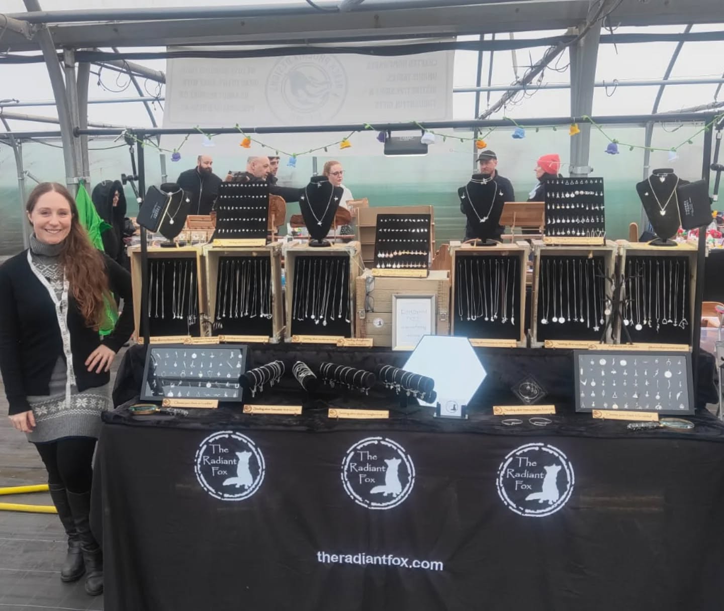 The first set up of 2026 at Singleton's Nurseries Spring Craft Fair.
Spring garland curtesy of @hedgerowdesigns.gt
#theradiantfox #singletonsnurseries #spring #imback #sterlingsilverjewellery