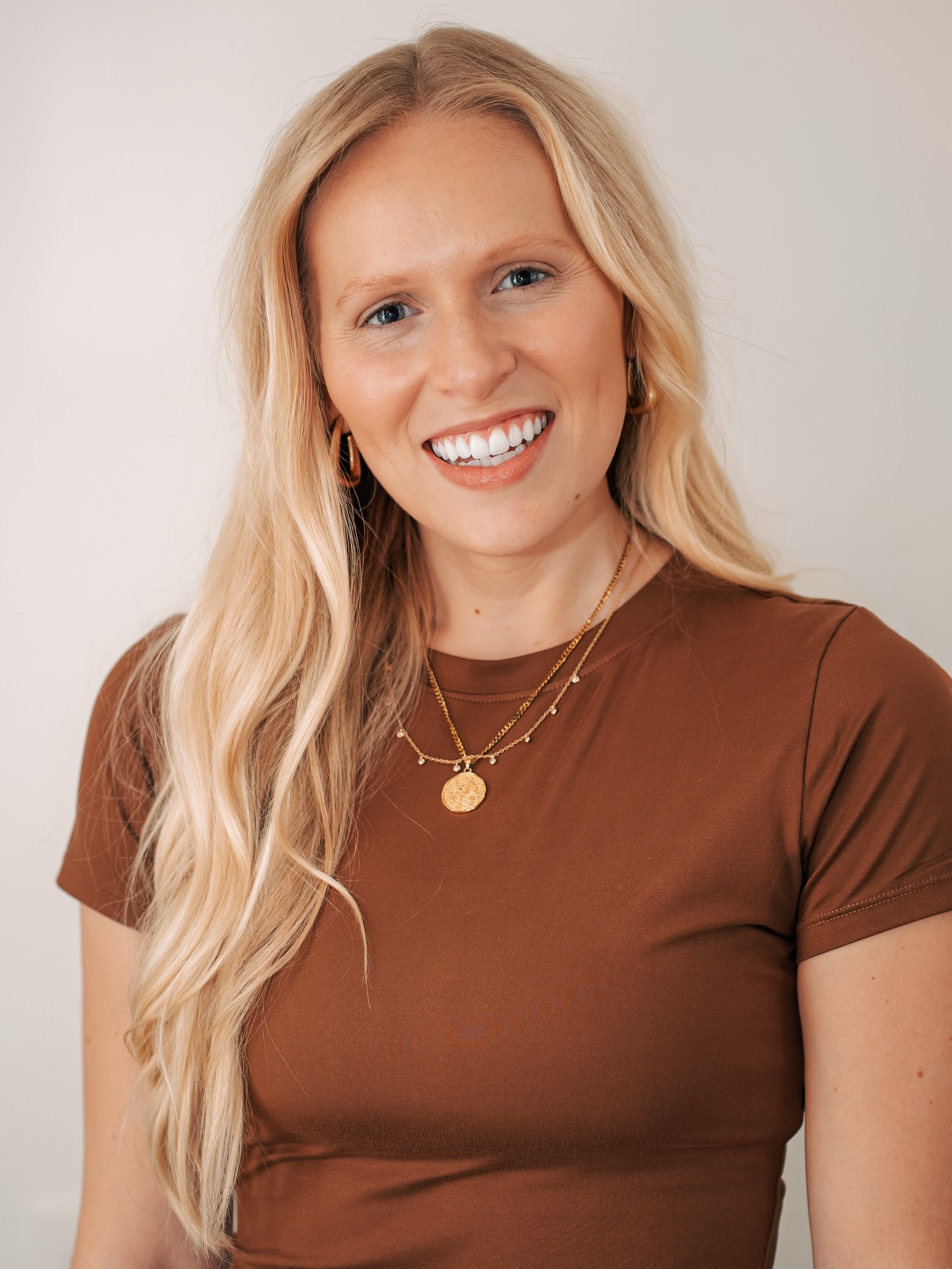 the snake is SHED, baby!!! catch me charging into the year of the horse 🐎 🔥