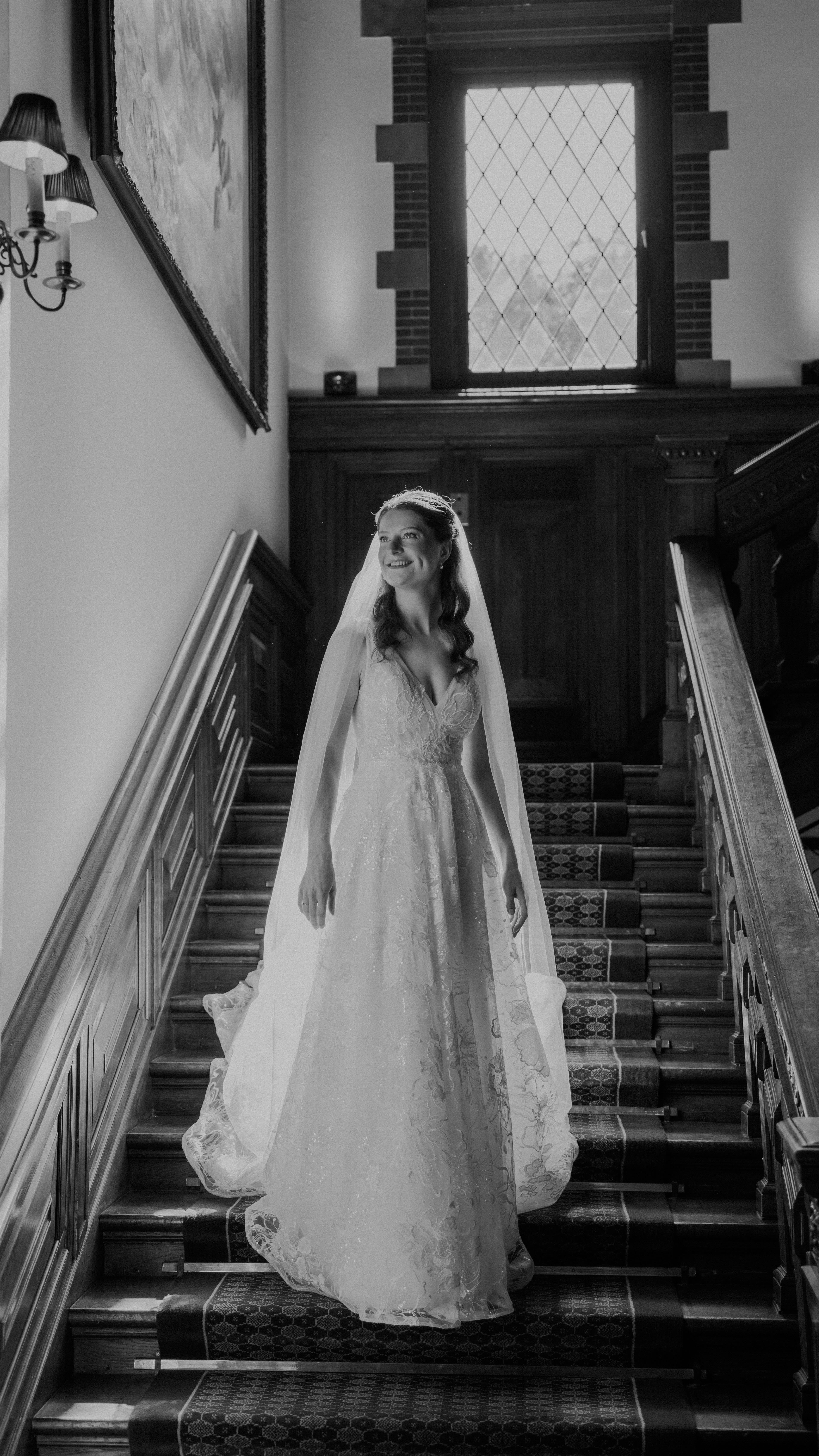 A wedding at Kasteel de Wittenburg that had it all. ♥️
Days like this are exactly why I love doing this.
Counting down to the 2026 wedding season. 🥰
——————
Een bruiloft bij Kasteel de Wittenburg waar alles klopte.♥️
Dit soort dagen herinneren me er elke keer weer aan waarom ik dit zo graag doe. Ik kijk nu al uit naar het trouwseizoen van 2026.🥰
Bloemen: @opfleuren
Taart: @enjoycakesnl
MUAH: @bystudioflorence
Jurk: @bruidsmodeoutletrotterdam
Pak: @worldofoger
Ringen: @studiolola.co
Babs: @zegmaarnico_