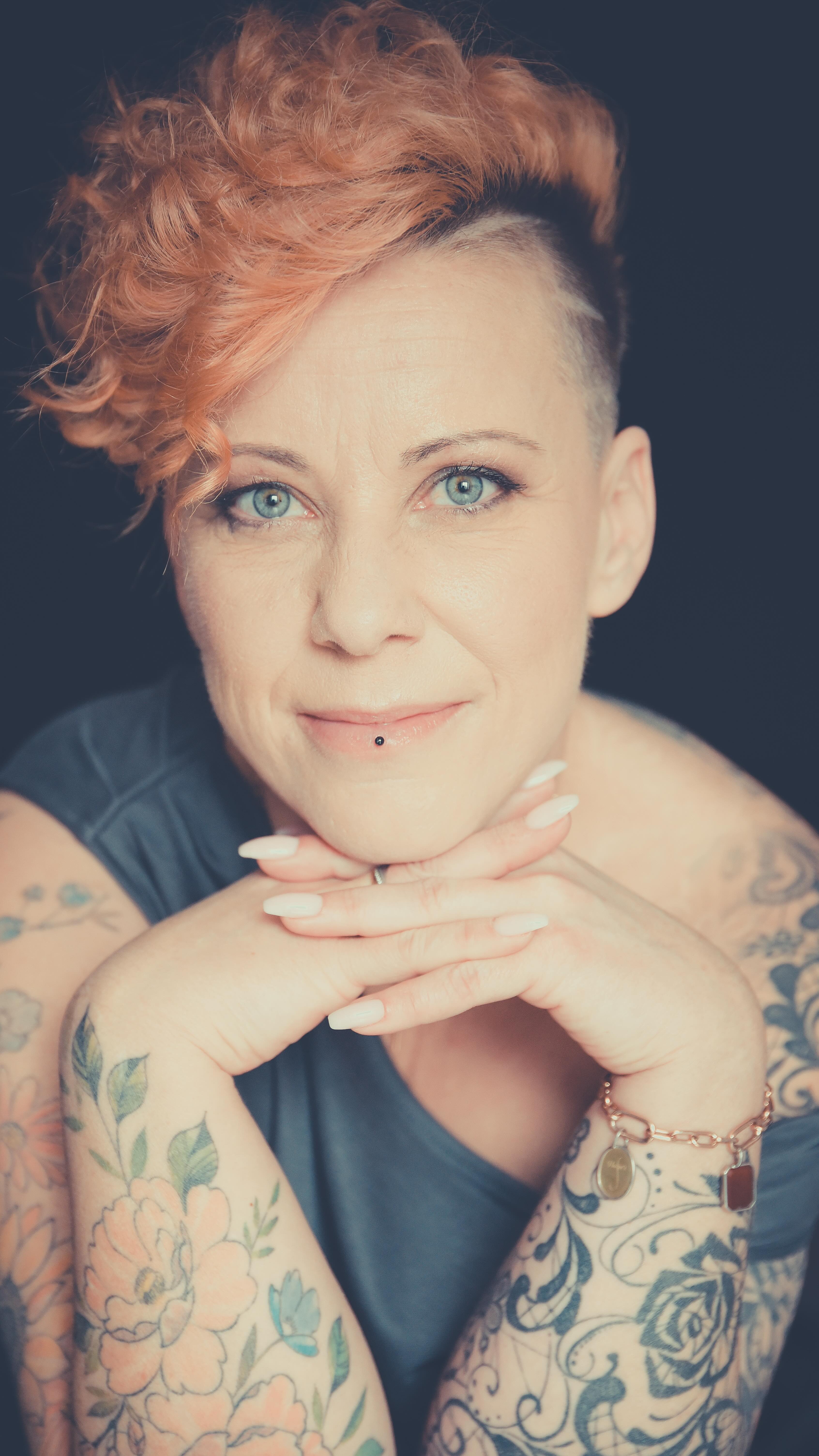 Mal kurz Klartext:
Wenn deine Freunde posten, geht es nicht darum, ob du zur #Zielgruppe gehörst. Es geht um #Support.
Jeder Like, jeder Kommentar, jedes Speichern und jedes Teilen ist ein Signal an den Algorithmus: #relevant & mehr Menschen zeigen. Und genau das sorgt dafür, dass ihr Content mehr Menschen erreicht.
Für dich sind das Sekunden. Für deine Freunde kann es der Unterschied sein: mehr #Sichtbarkeit, mehr Chancen, mehr Wachstum.
Wenn du ein richtiger Freund bist:
Like den Post, kommentiere ein Emoji, teile ihn mit jemandem, für den er passt.
Und wenn du #selbstständig bist und dir mehr Support wünschst: Schick diesen Post weiter. Manchmal brauchen liebe Menschen nur einen kleinen Reminder.
Markier deine Freunde oder teile den Beitrag.