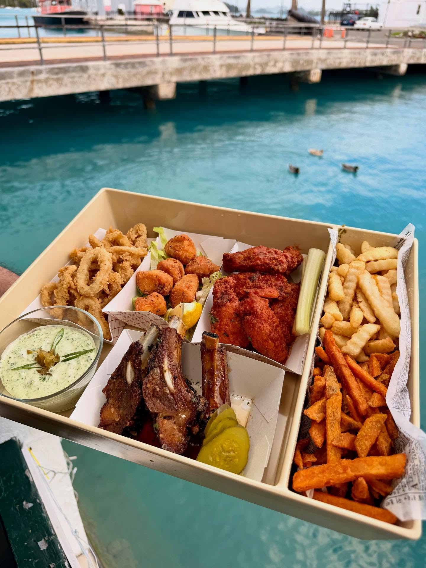 🏈 Big game. Bigger platter. 🙌
Enjoy our Super Bowl party platter in house at Whitehorse Pub — we’ve got your game day covered!