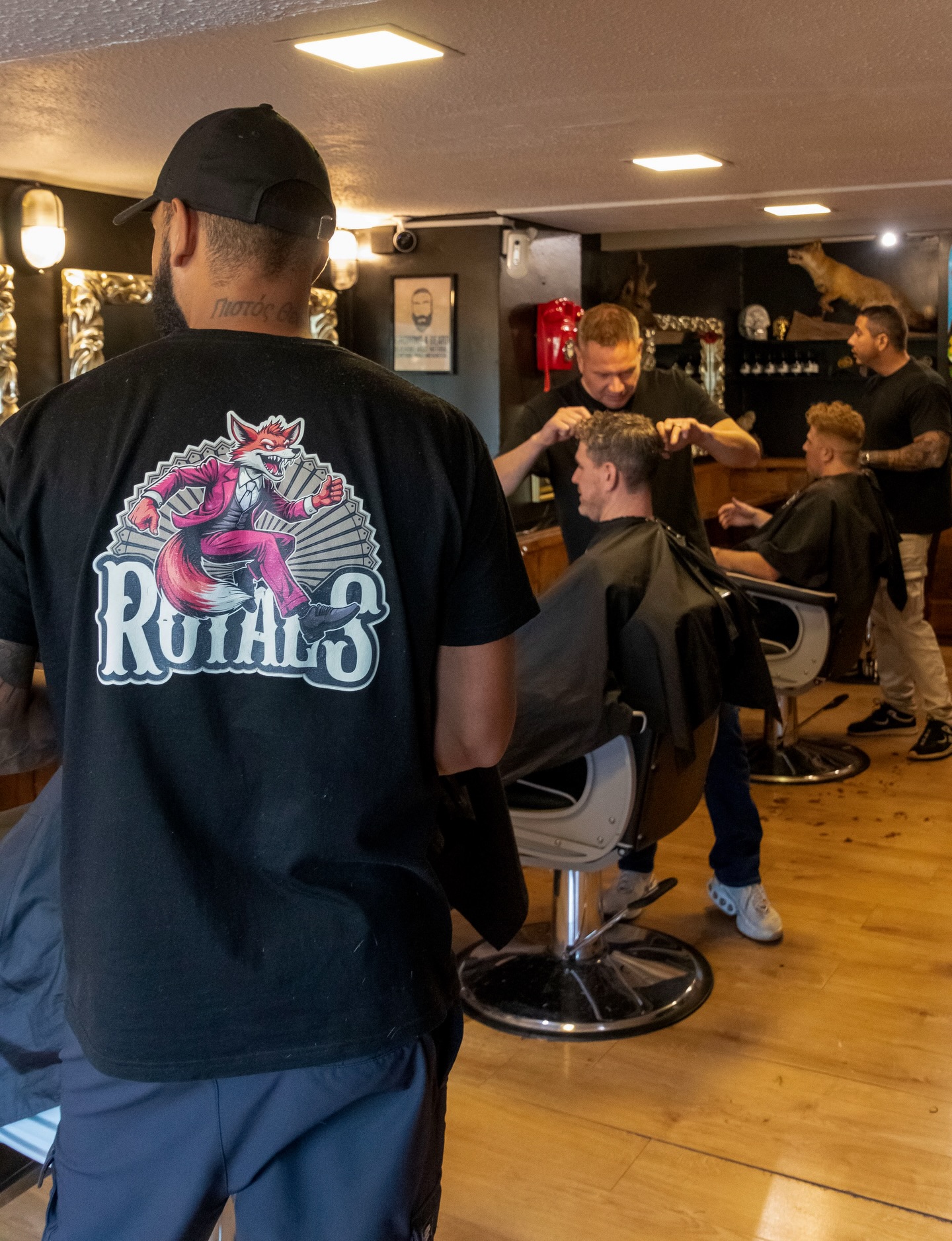 It’s a gang’s all here kinda day 💈✂️
The team’s in, clippers are buzzing and we’ve still got a few appointments left today and tomorrow.
Snag your spot via the link in our bio or drop us a DMs, don’t miss out on getting freshened up!
#barbershoproyals #royalsbarbershop #weekendtrims