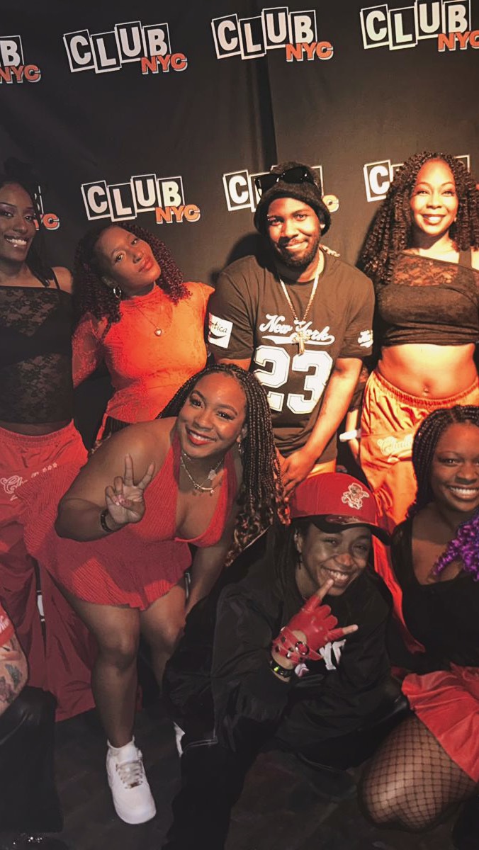 Black style has never been just about fashion. ✨
It’s history. It’s resistance. It’s creativity. It’s pride.💁🏽♀️
From the way we wear our hair to the silhouettes we make our own, our style has always been a form of expression and a reminder that we belong exactly as we are. ❤️
This week’s Styling with Twiggy honors that legacy and the influence we continue to carry every day ✊🏽🤍
Welcome to Styling with Twiggy, where style meets personality.
Alright, stay tuned for the next episode ✨
#StylingWithTwiggy #BlackHistoryMonth #BlackStyle #BlackCreators #StyleWithPurpose