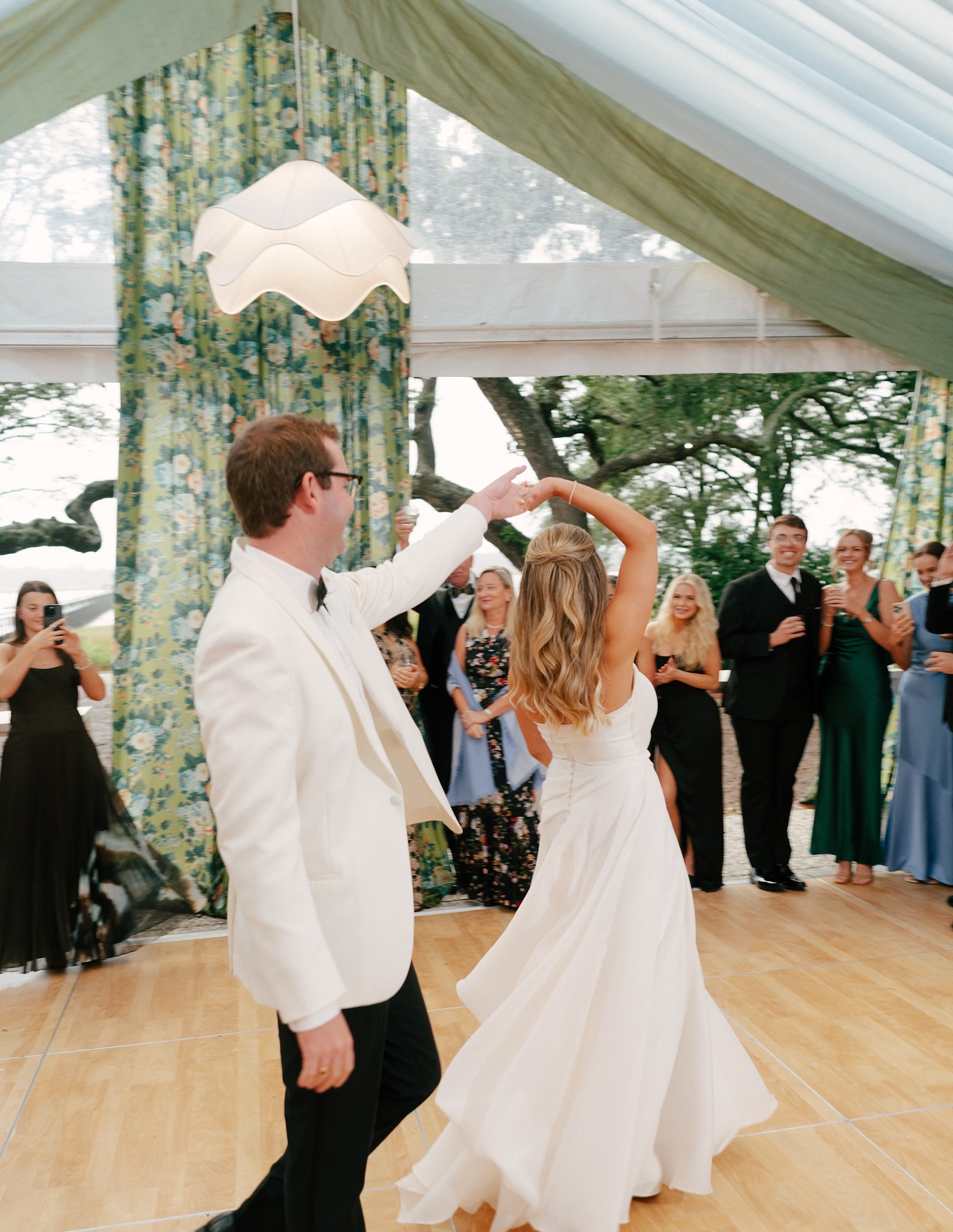 Don’t be afraid to be bold friends!
.
📸 @annerhettphotography