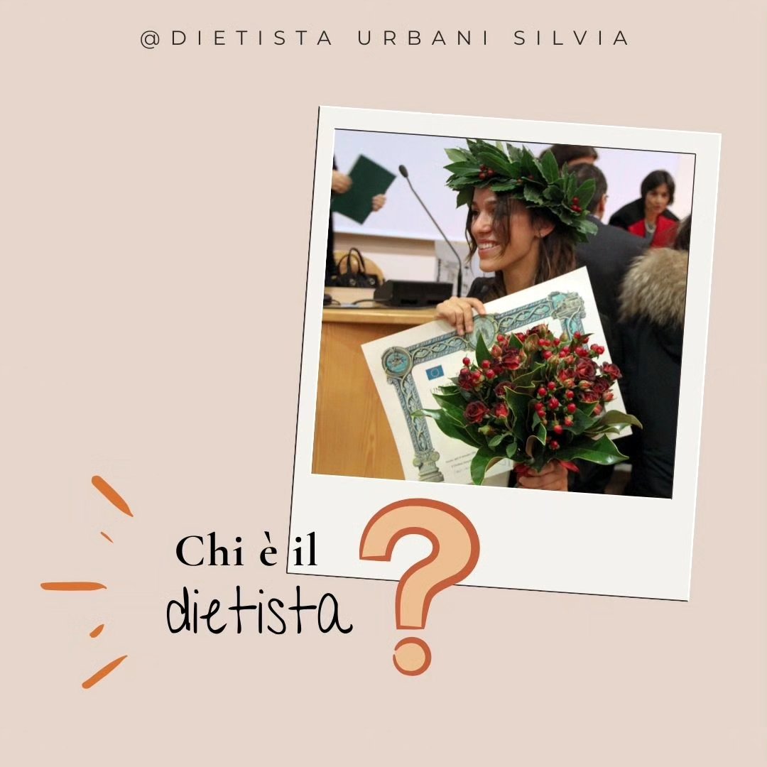 Negli anni dell’università con i miei colleghi scherzavamo sempre su quanto non fosse conosciuta la nostra facoltà. Quando dicevamo cosa studiavamo, ci sentivamo rispondere nei modi più svariati: “deNtistica?”, “alimentarista?”, “ahh, allora diventerai una dietologa”.. no, niente di tutto questo!
Facciamo un po’ di chiarezza sulla figura del DIETISTA.
Il dietista è un professionista sanitario specializzato in ambito alimentare che ha conseguito una laurea triennale in Dietistica.
Il dietista può lavorare sia con persone in condizioni fisiologiche che con patologie, purché siano state già diagnosticate da un medico, il quale fornisce al dietista la prescrizione medica attestante la diagnosi del disturbo.
Il dietista può quindi lavorare in libera professione o presso strutture sanitarie pubbliche o private, può collaborare con altre figure professionali per il trattamento multidisciplinare dei disturbi alimentari, o con aziende di ristorazione collettiva, infine può svolgere attività didattiche con finalità educative e informative rispetto alla corretta alimentazione.
A differenza del dietologo, il dietista non è un medico e non può pertanto prescrivere farmaci, analisi né fare diagnosi.
La differenza principale invece con il biologo nutrizionista risiede nella formazione universitaria in ambito clinico del dietista, che gli consente di poter operare anche in ambito ospedaliero.
Vi ricordo infine che quando si utilizza il termine “nutrizionista” ci si riferisce in termini generici a tutte le persone che si occupano di nutrizione, ma le uniche figure professionali competenti per l’elaborazione di piani/percorsi nutrizionali sono dietologi, dietisti e biologi nutrizionisti!
Se vuoi saperne di più sul profilo professionale del dietista, clicca sul seguente link: http://www.andid.it/dietista/item/profilo-professionale-2
#dietista #nutrizionista #nutrizionistajesi #dietistajesi