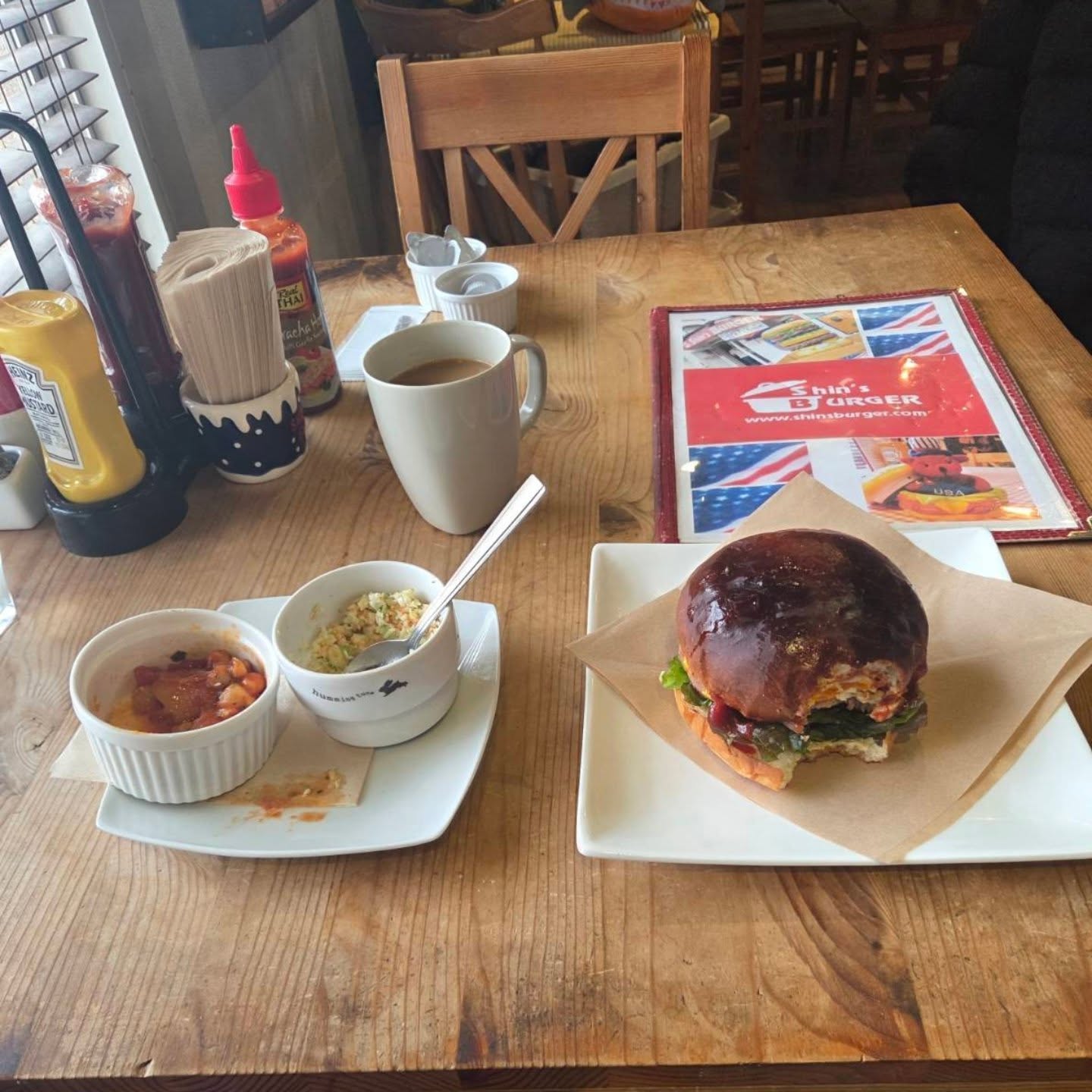 日曜日の訪問はり灸は灘区へ。結局、昼休憩は例の
#shinsburger
#スパムバーガー
#灘区王子公園北
#訪問はり灸昼休憩