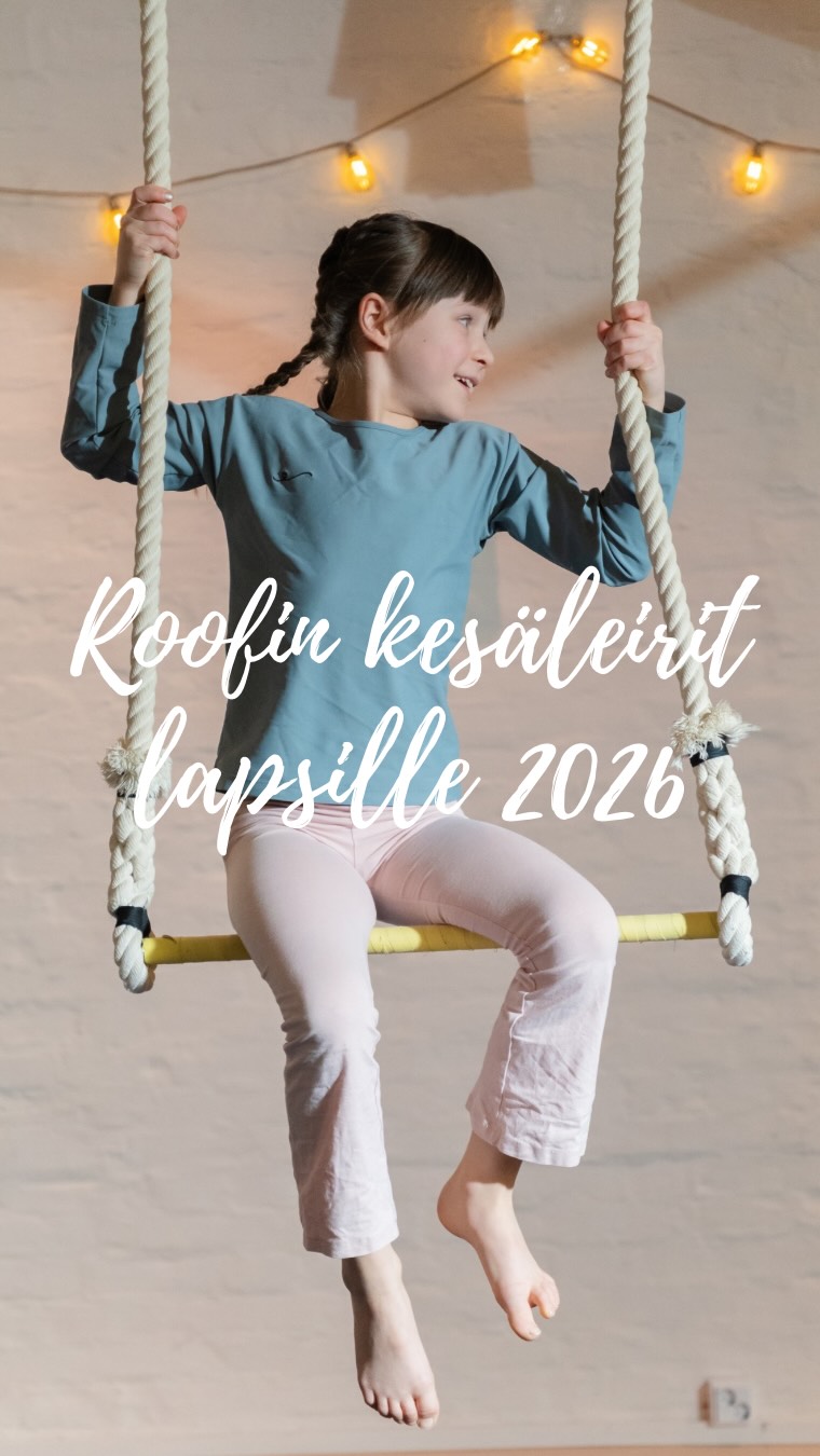 Roof Aerial Club järjestää kesällä 2026 kolme kesäleiriä 7-14-vuotiaille koululaisille kesäkuun aikana. ☀️
Kesäleireillä harjoitellaan eri lajejamme kuten ilma-akrobatiaa, tankoakrobatiaa, pyramideja, vanteita ja jongleerausta. Leirin ohjattua toimintaa on klo 10-14, mutta tilaan saa saapua jo 9.30 ja viipyä 15.00 asti. Leirille otetaan mukaan omat lounaseväät. Käytössä on jääkaappi ja mikro. Lisäksi tarjoamme pienen välipalan iltapäivällä (hedelmää, smoothieta, leipää tms). Kerrothan mahdolliset allergiat!
Leirin viimeisenä päivänä leiriläiset tekevät pienen esityksen leirillä opituista taidoista ja vanhemmat ja kaverit ovat tervetulleita katsomaan sitä klo 13.30.
LEIRI 1 (alkeet)
ma-pe 1.-5.6.
Hinta 165€
Ohjaajana Sanni Sarlin ja Jerina Ferdani
LEIRI 2 (alkeisjatko)
ma-pe 8.-12.6.
Hinta 165€
Ohjaajana Sanni Sarlin ja Jerina Ferdani
LEIRI 3 (jatko)
ma-to 15.-18.6.
Hinta 135€
Ohjaajana Sanni Sarlin ja Jerina Ferdani
Ilmoittautuminen lasten kesäleireille on nyt auki app:ssa ja löytyy lasten tuntien joukosta!☀️
📸: @takayamaproductions
#roofaerialclub #kesäleiri #sirkusleiri