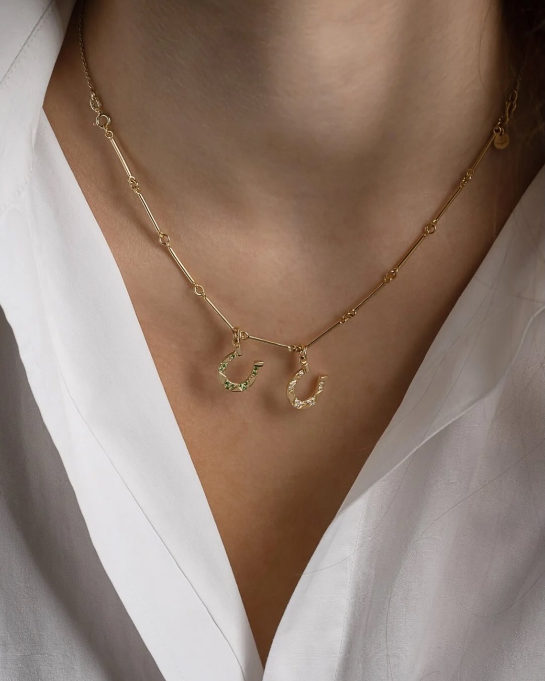 Pétales pendants: small, elegant and lucky.
#fotinipsarouli #fotinipsaroulijewellery #finejewelry #handmadejewelry #pendant