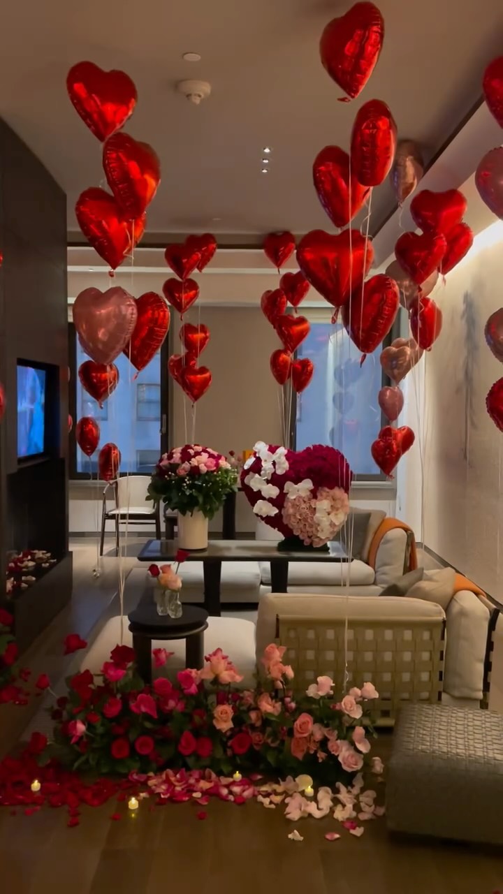 Our ultimate room set up for Valentine’s Day❤️🔥❤️🔥
#luxlufevents #nycflorist #valentinesday #nycevents #luxuryflorals