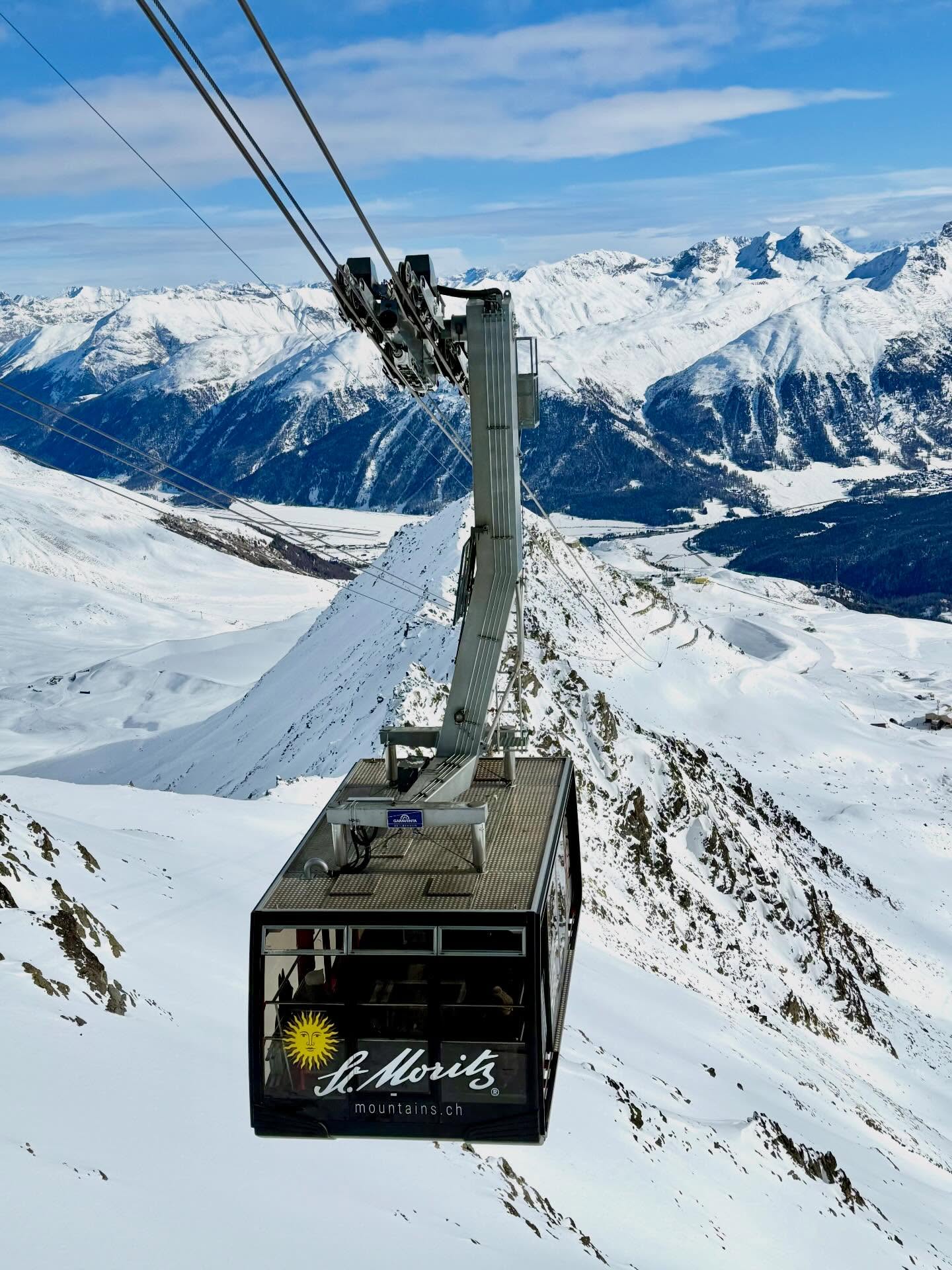 To the top! #stmoritz #switzerland🇨🇭 #swissalps🇨🇭 #travelbloggers #retireandtravel