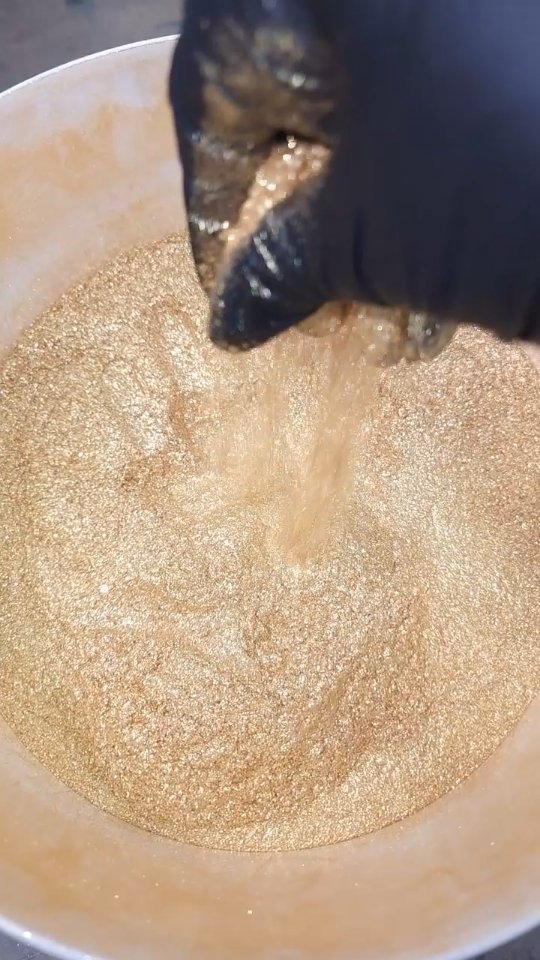 Soft, luscious, dreamy sparkles πβ¨οΈ
Midas Touch is the pearlescent glitter dust you've been searching for π«
#Gold #glitter #resinart #pigment #sparkle