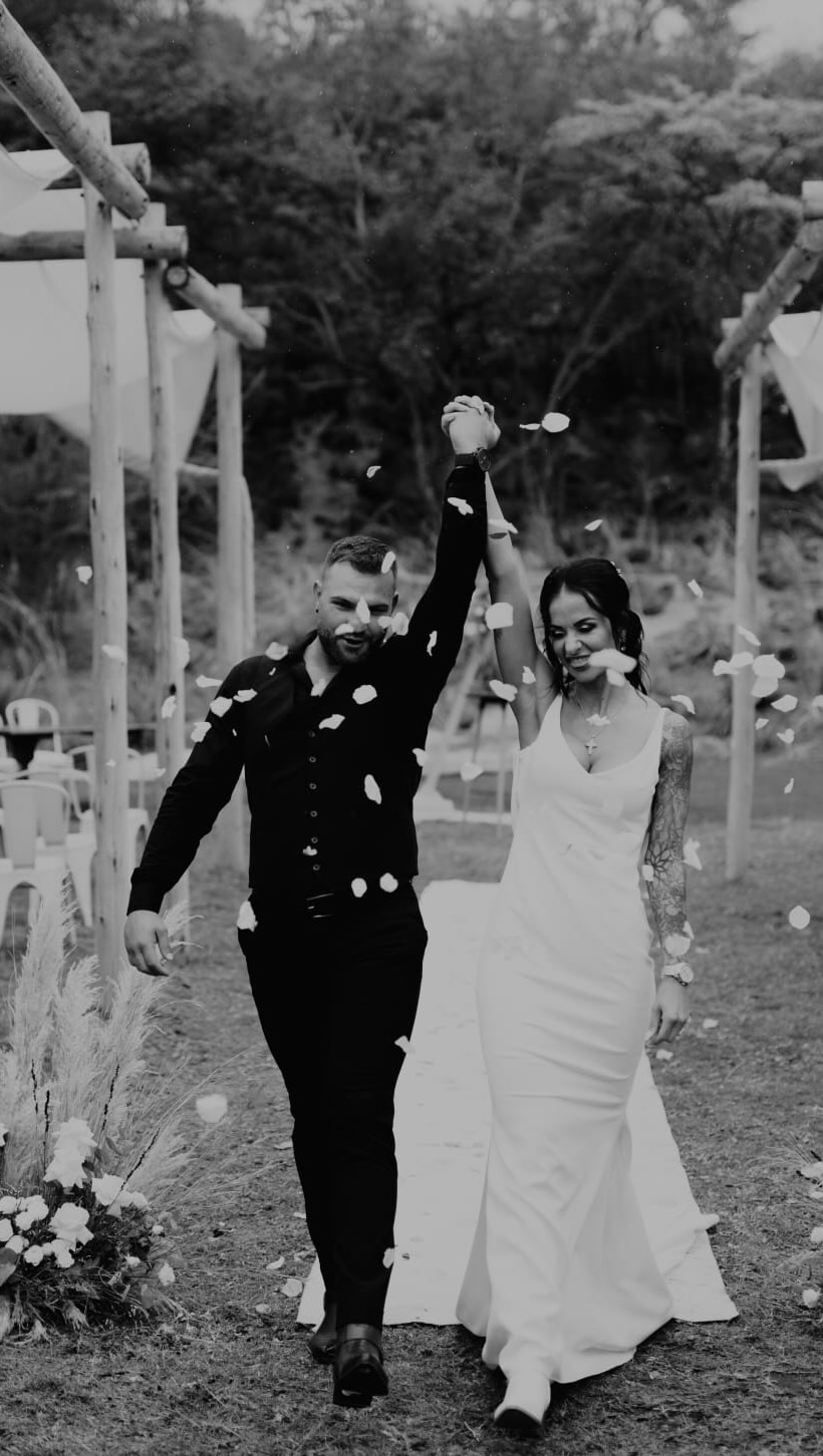 🎶 ’n Bietjie verlief op jou… 🤍
Bushveld setting.
Open skies.
Vows that echo naturally.
From intimate “just us” moments to full-guest celebrations, every Wildwood ceremony space is designed for beautiful flow, perfect photo light, and effortless transitions to reception (and comfy beds just steps away 😉).
We’ll do the planning.
You just fall in love all over again. ✨
#WildwoodWeddings #BushveldLove #ValentinesReel #BietjieVerliefOpJou
📸 : @zanjefaure