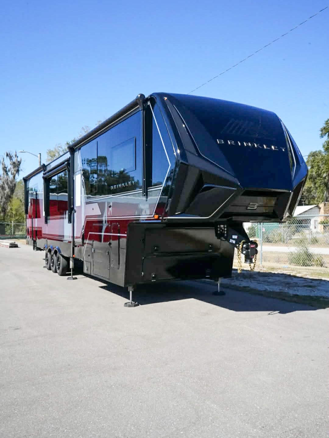 2026 46+ full body paint Brinkley 5th Wheel in for a 1 Step Enhancement Polish & Lifetime ceramic coating!
•
•
•
•
#ViperDetailing #Detailing #brinkleyrv #ceramic #rvlife