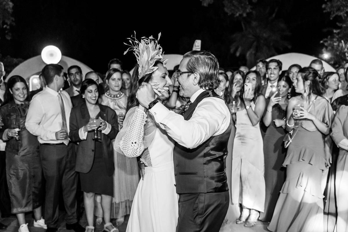 Feliz Aniversario 🤩✨
C&E😘😘😘
@bambarela
@couchestudio
@izonevents
@delfindelicatessen
@drumsonlive
@verdeoliva_floresyeventos
@perezserradillanovias
@rebecaperezmakeupartist
@isedexsl
@santa_catalina_events.
#bodascaceres
#bodas2022
#bodasenfincas
#bodasextremadura
#wedding
#bodasfincasantacatalinaeventos
#bodasconencanto
#cortijosconencanto