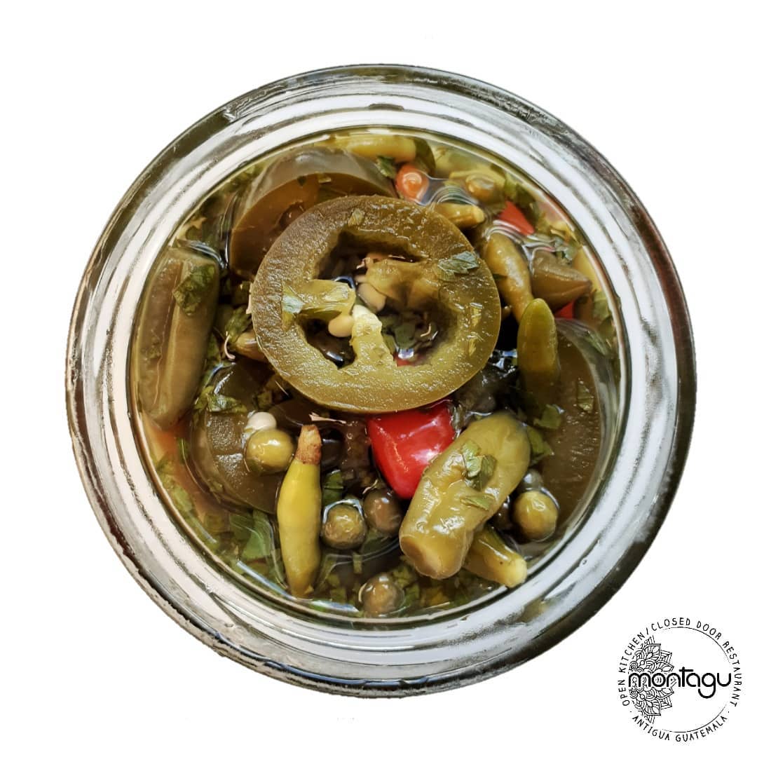 Encurtidos de Chiles Jalapeños, Serrano, Diente de Perro & Chiltepe con Perejil y Pimientas
En 3 semanas están listos!
-
-
-
#preserves #conservas #encurtidos #jalapeno #pickle #jar #chiles #spicy #guatefood #guatefoodies #guatemala #local #artesanal #caning #honestfood #montagu #antiguaguatemala #soy502 #catalog #delivery #montaguantigua #kitchen #food #veggie #yummy #cookmypassion #online #loveforguate #ordernow