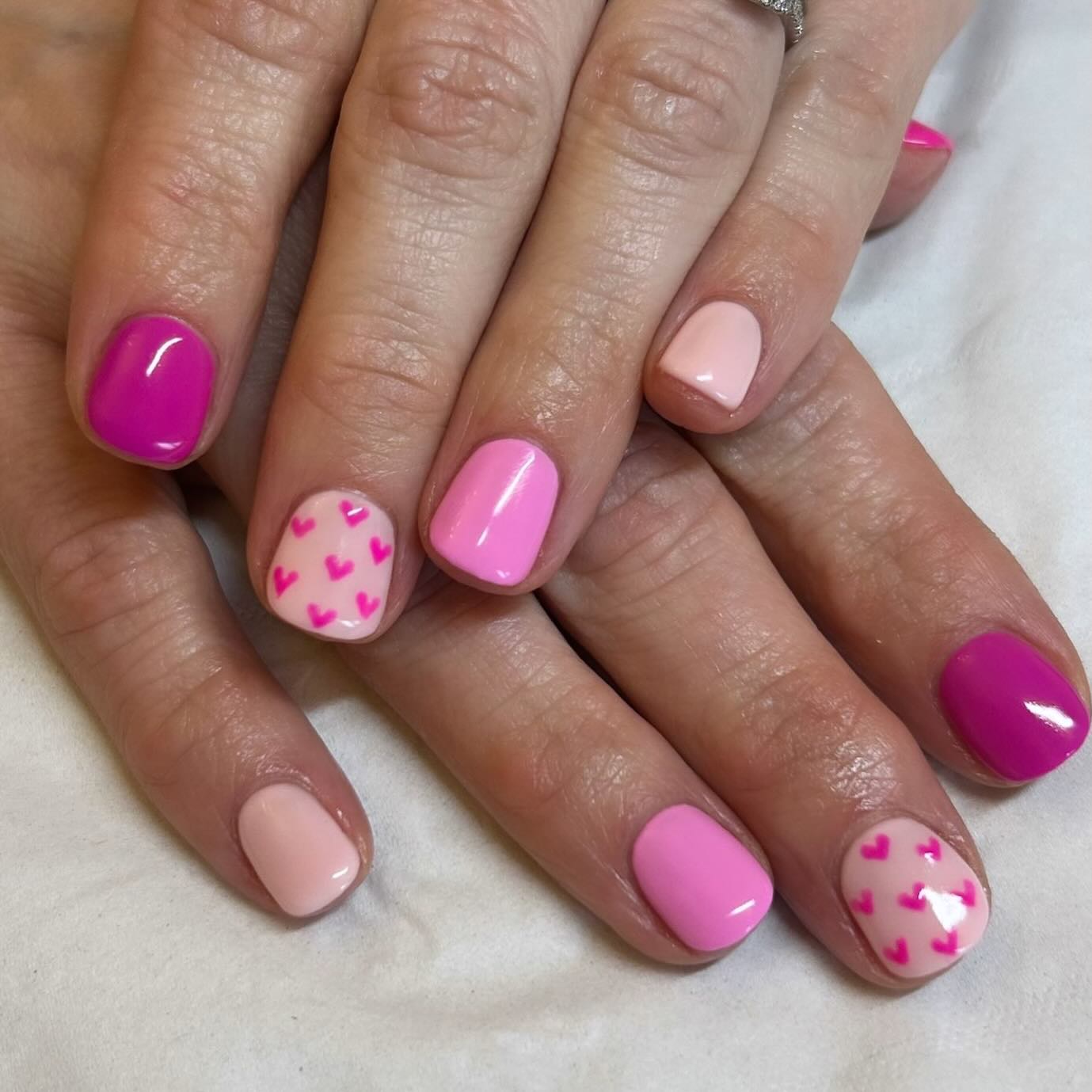 Classic pinks with a touch of love 💖