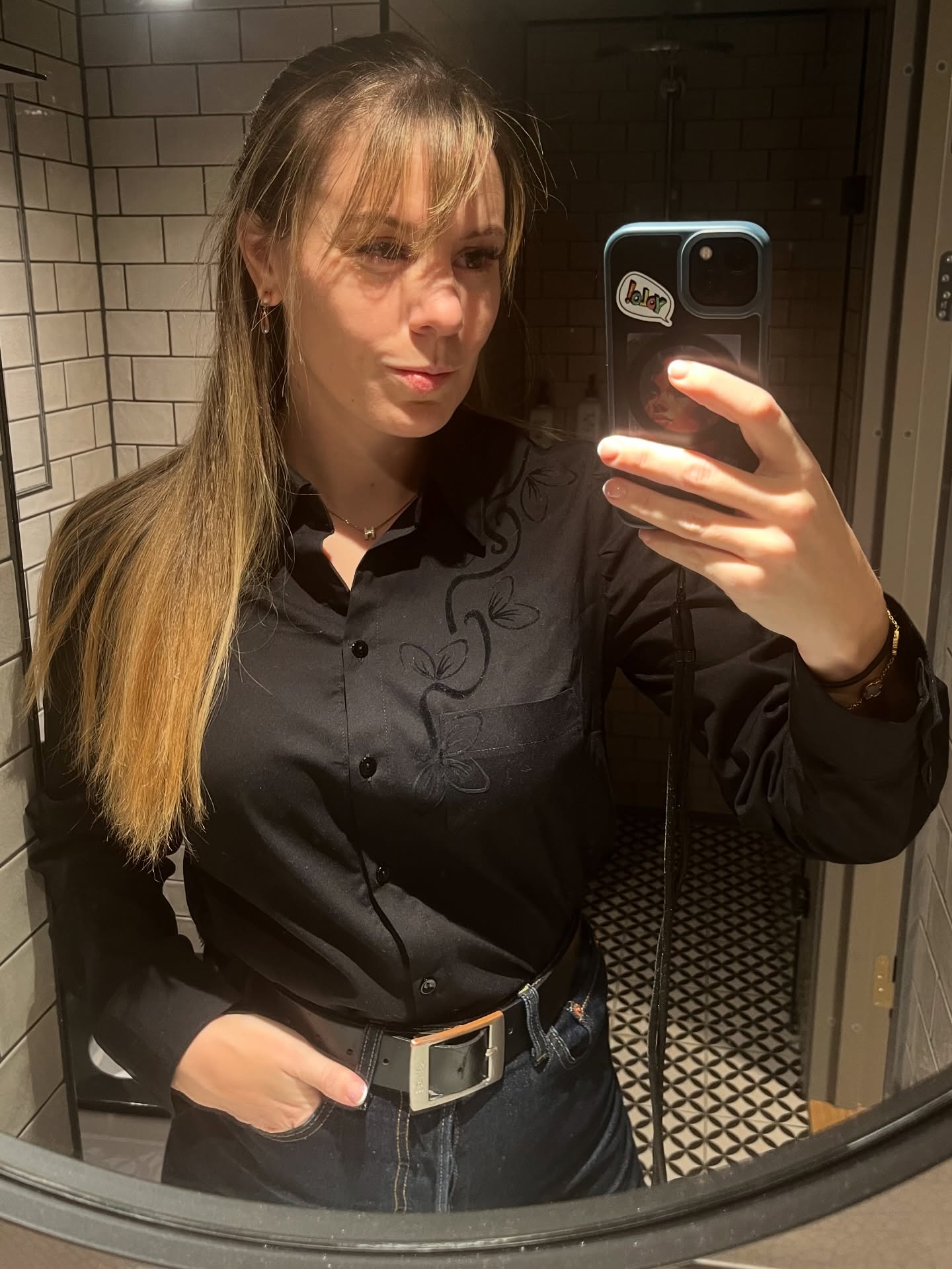 ✨ Office style meets pattern precision ✨
Wore my freshly sewn Melia shirt on my last day at the Copenhagen office — and it felt just right.
This Myrtle shirt with black button-up isn’t just another shirt. It’s built for curves, with a full bust adjustment (FBA) that finally lets 🍒 breathe without gapping or pulling. No stretch lines, no compromise. Just comfort, confidence, and a silhouette that says “tailored, not tight.”
And of course, it wouldn’t be Melia without a little twist — subtle black-on-black floral appliqué blooming across the front 🌸🖤
🌺 Melia Mania - Myrtle Shirt 🌱
🧵 Slow fashion
🖤 Fit that celebrates form
🏢 Copenhagen workwear, upgraded
#fullerbustfashion #Sewcialist #SlowFashionStyle #womensupportingwomen #smallbandlargecup